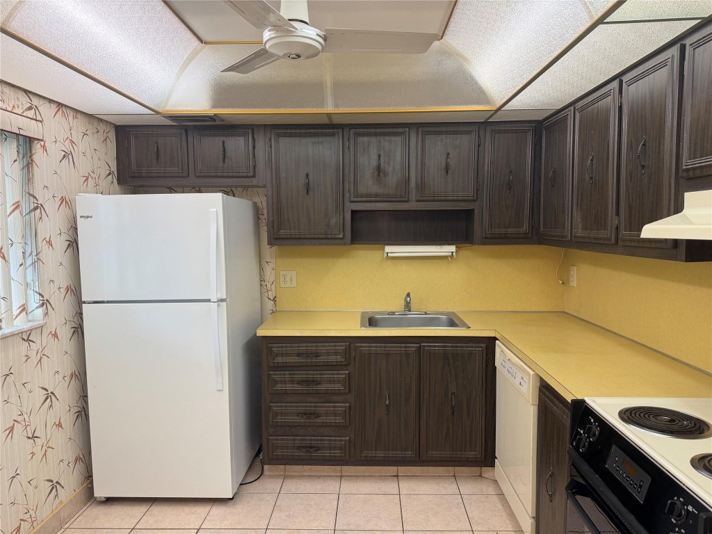 Lauderdale West Condo - Residential