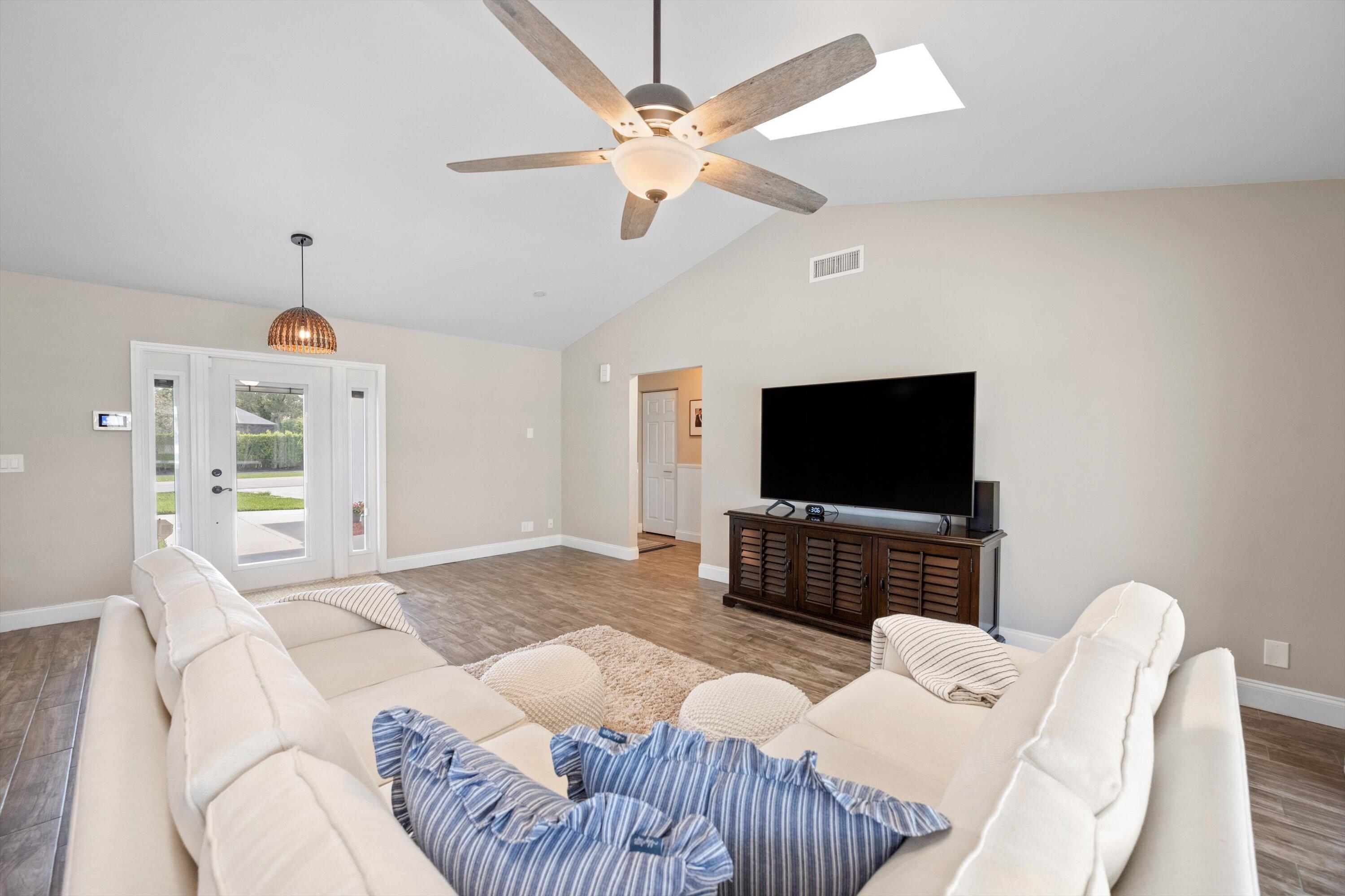 SUGAR POND MANOR OF WELLINGTON - Residential