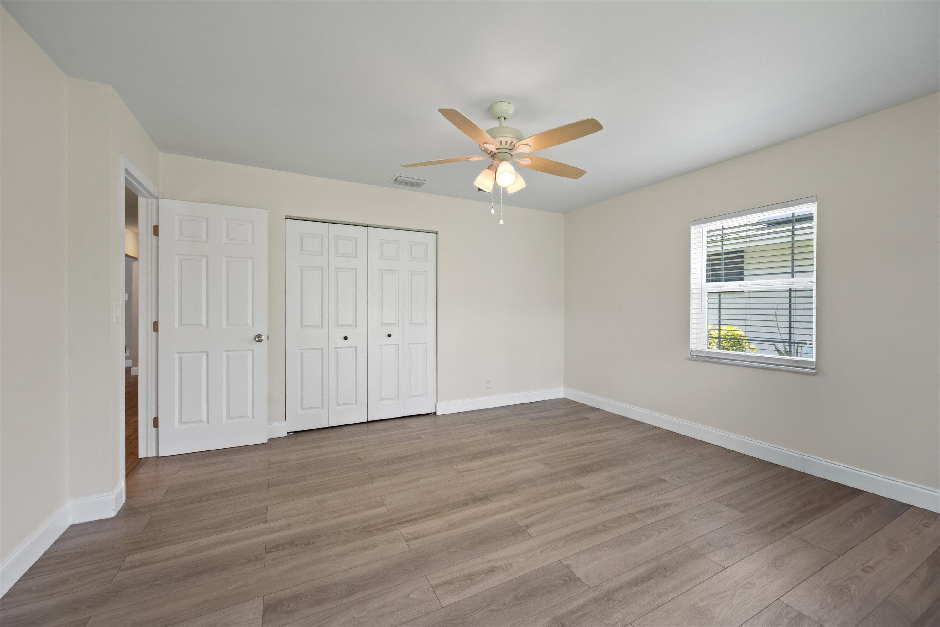 SUGAR POND MANOR OF WELLINGTON - Residential