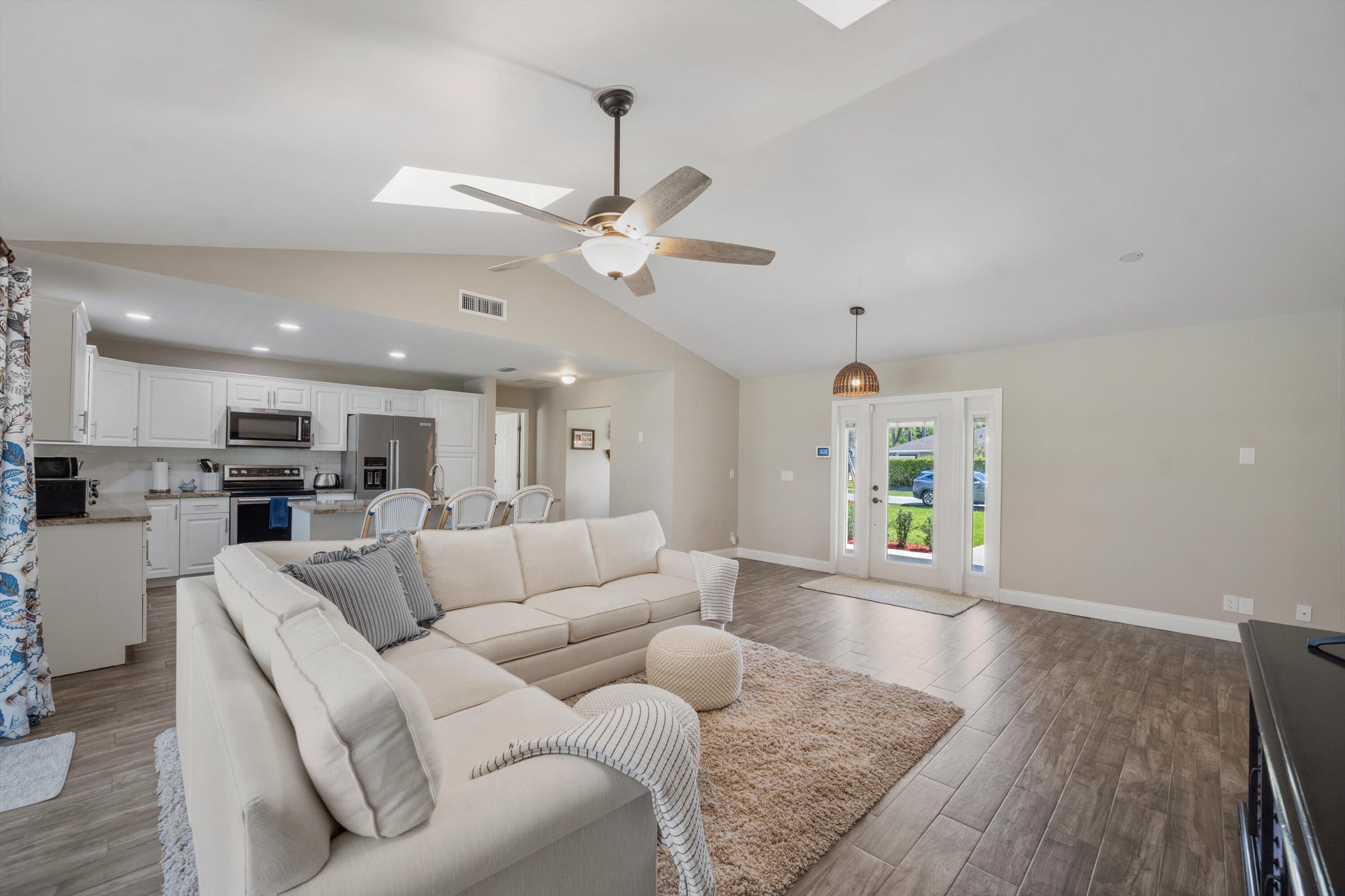 SUGAR POND MANOR OF WELLINGTON - Residential