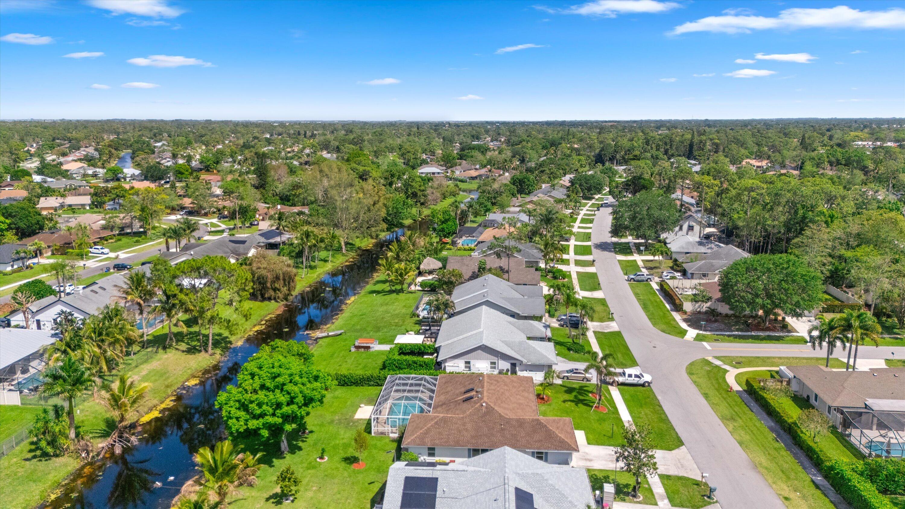 SUGAR POND MANOR OF WELLINGTON - Residential