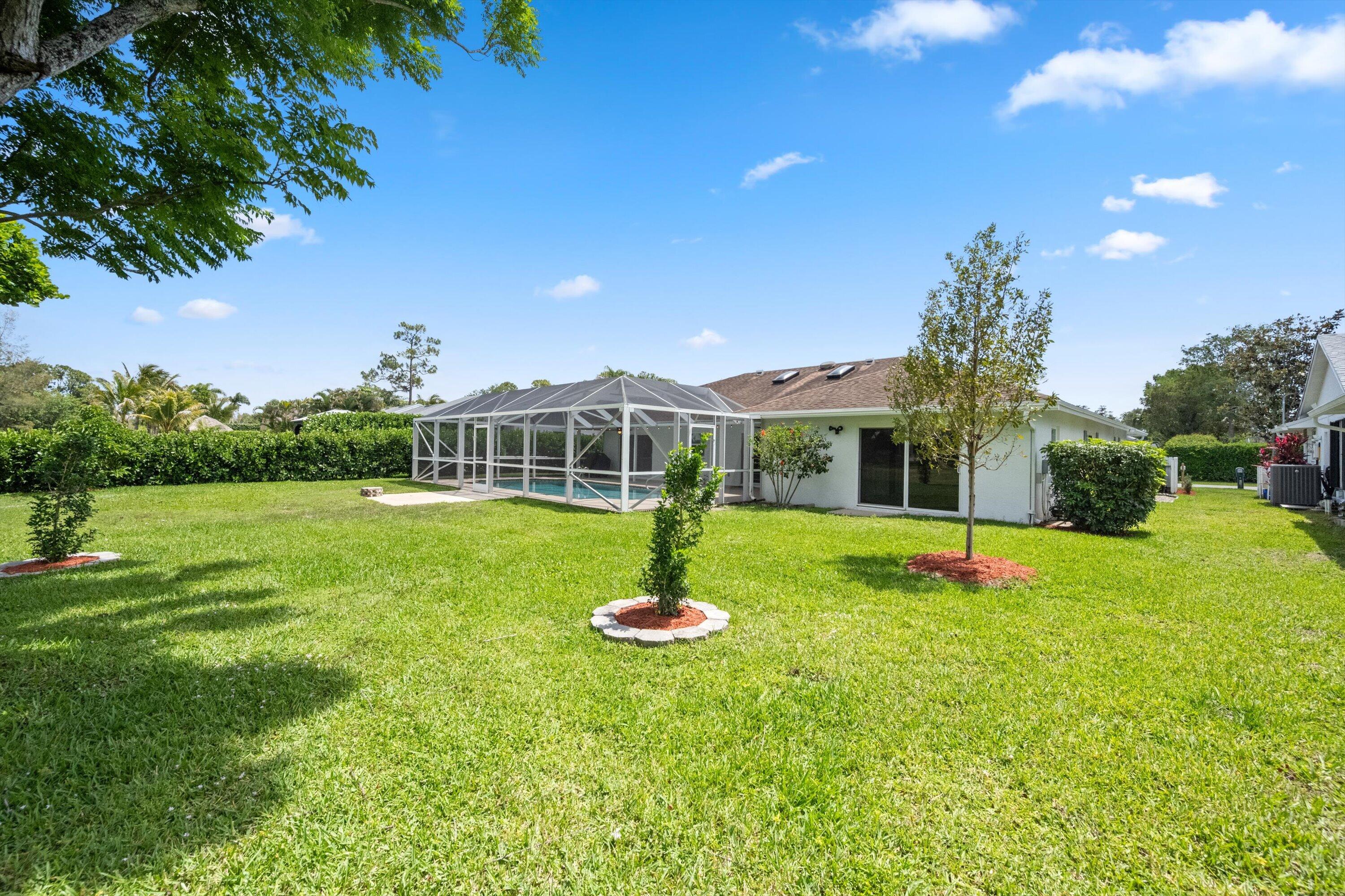 SUGAR POND MANOR OF WELLINGTON - Residential