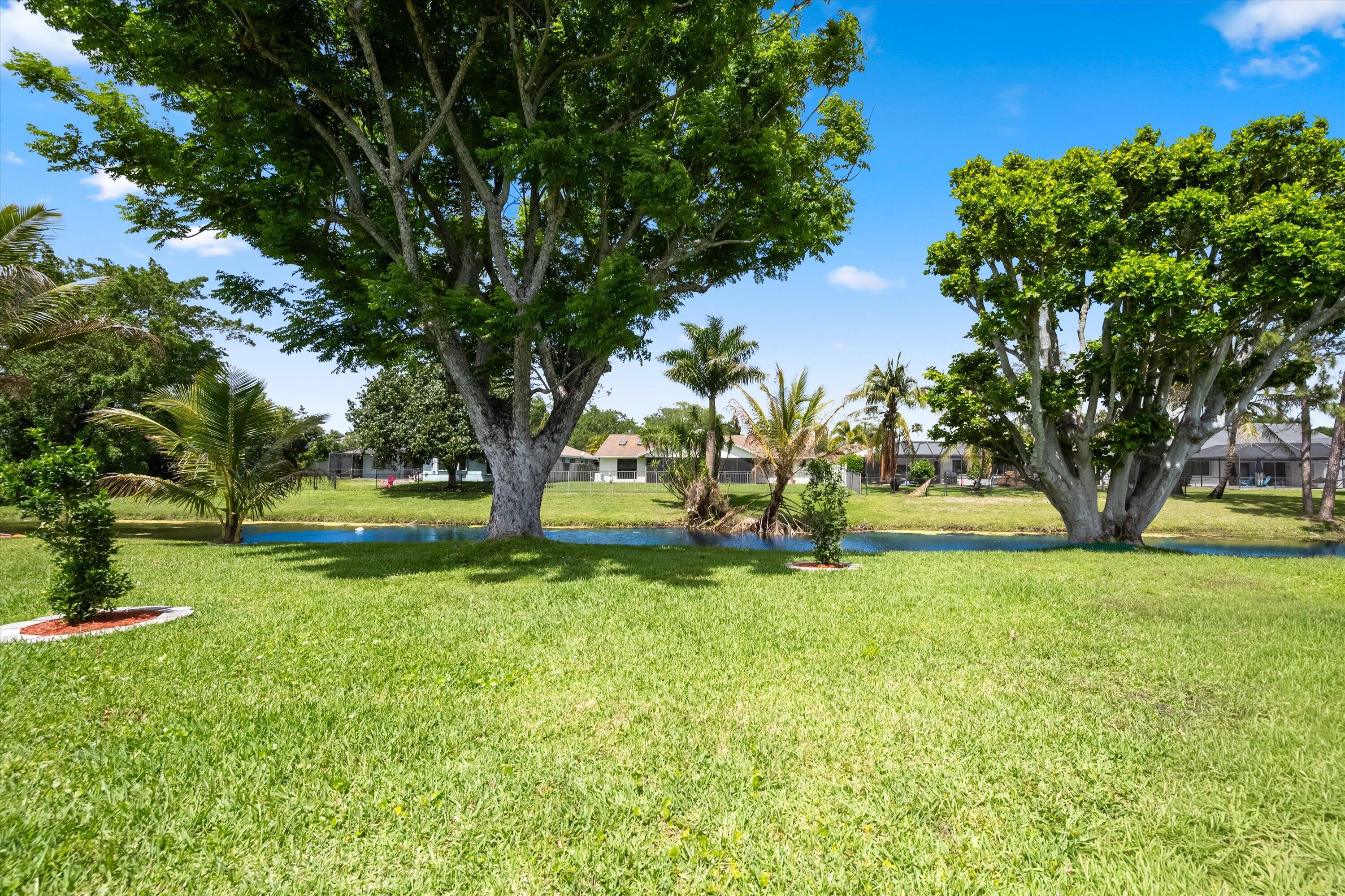 SUGAR POND MANOR OF WELLINGTON - Residential