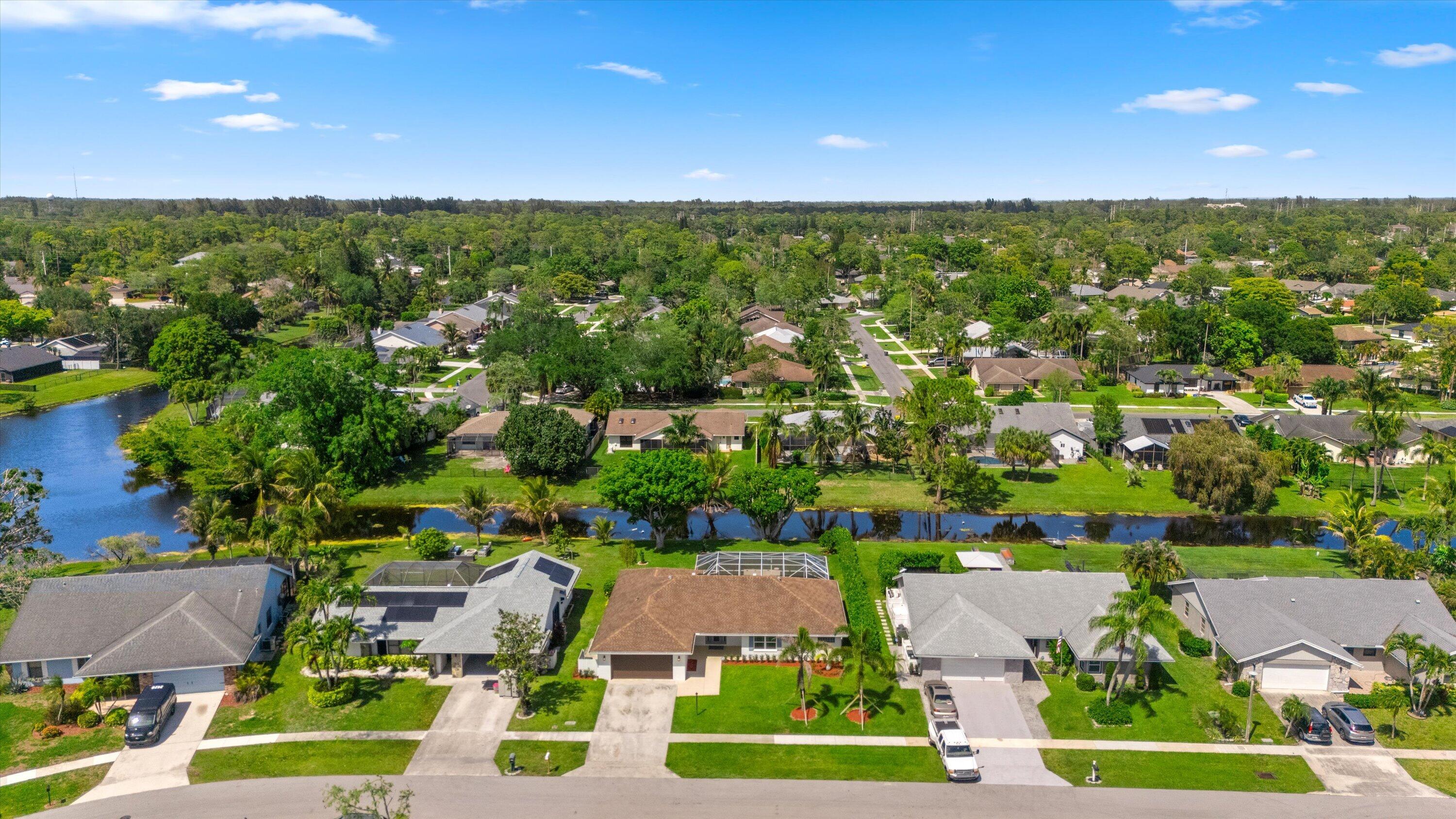 SUGAR POND MANOR OF WELLINGTON - Residential