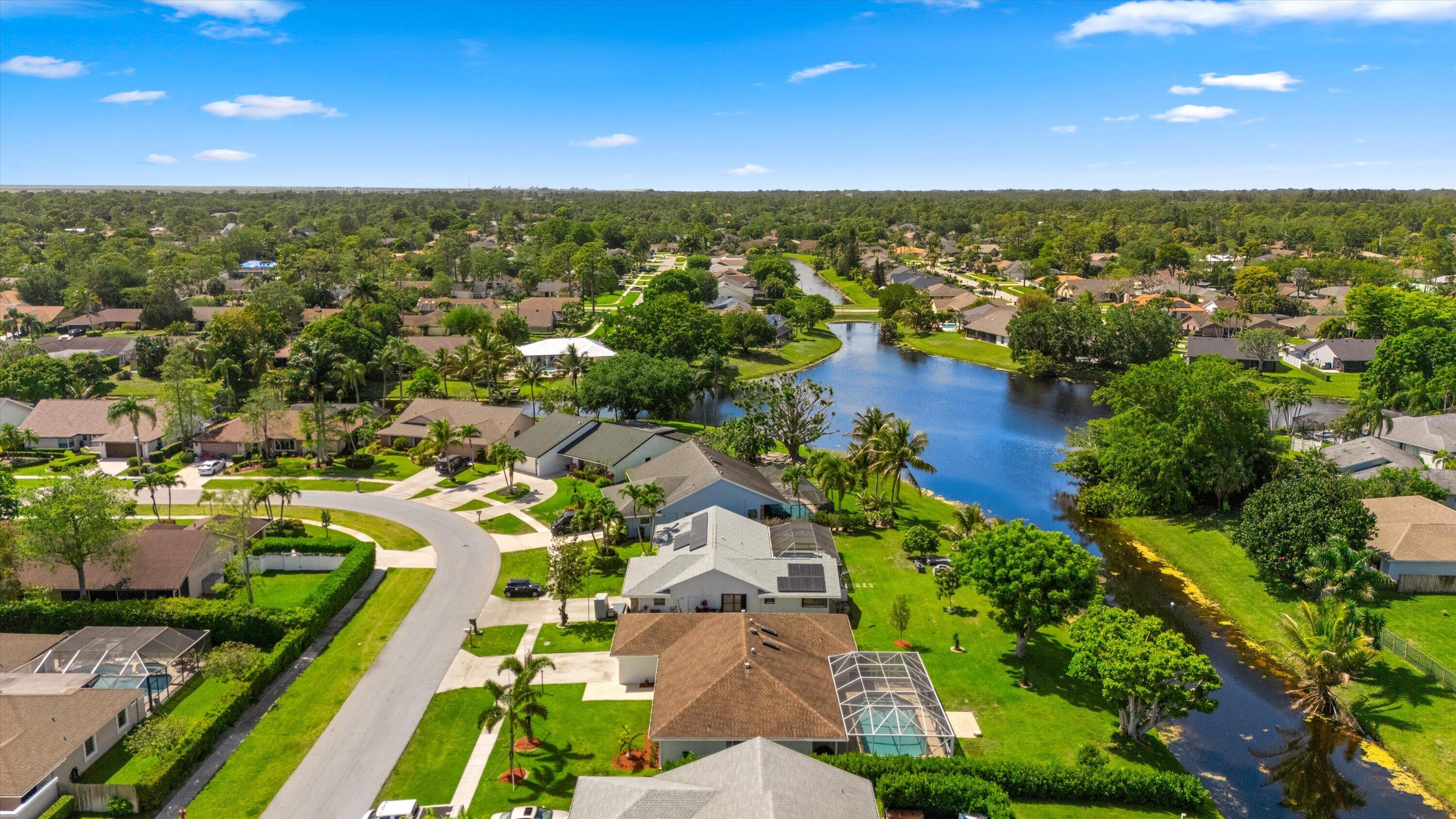 SUGAR POND MANOR OF WELLINGTON - Residential