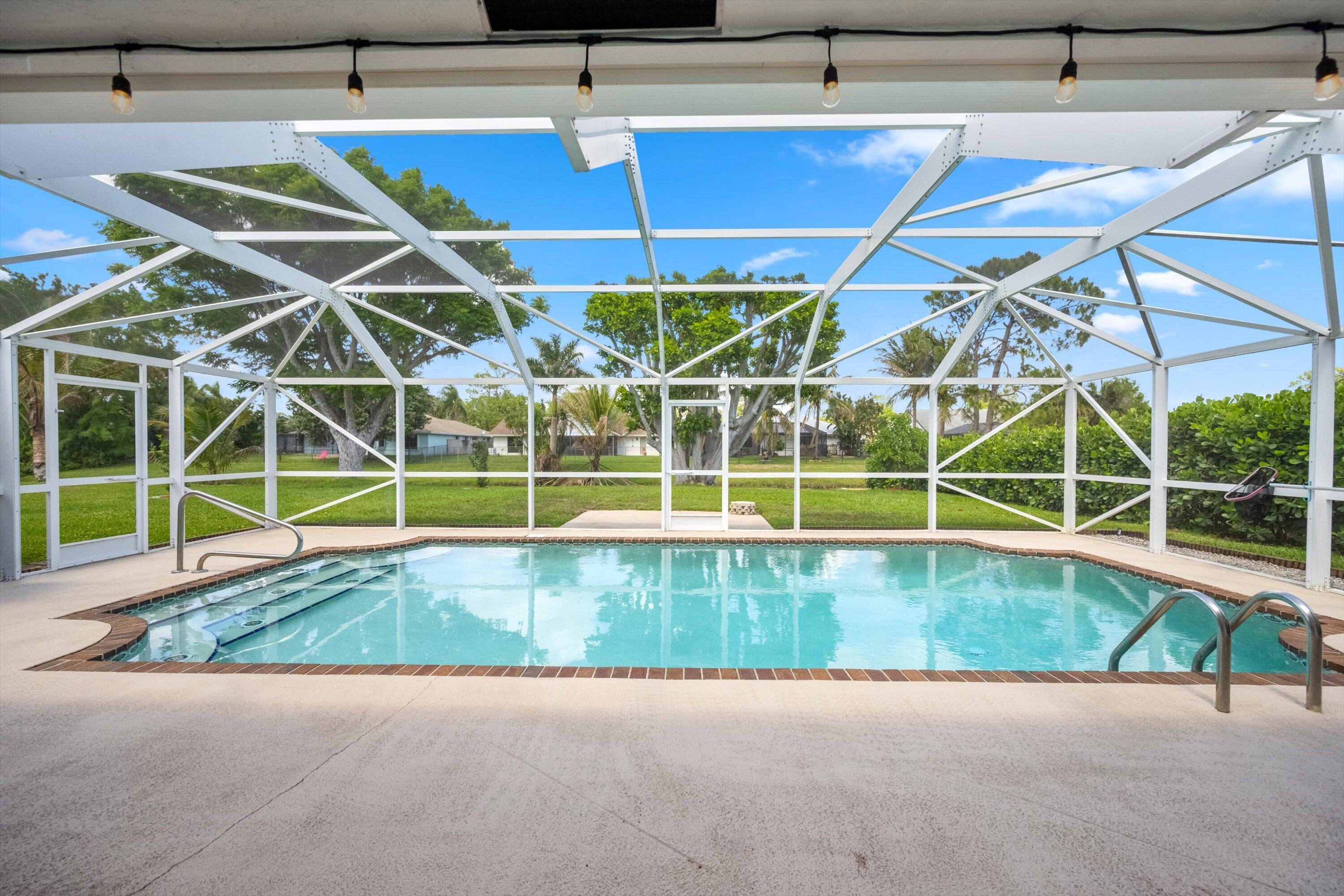 SUGAR POND MANOR OF WELLINGTON - Residential