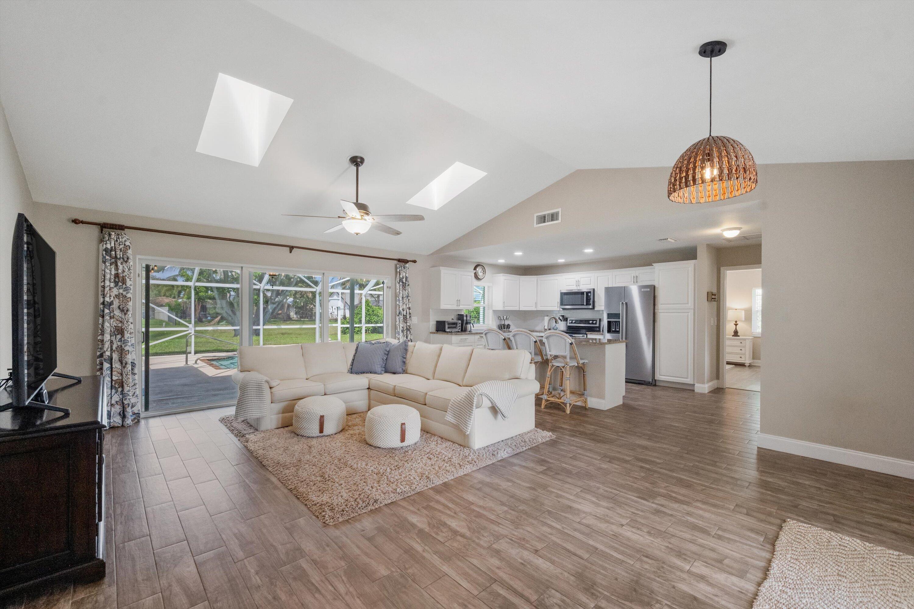 SUGAR POND MANOR OF WELLINGTON - Residential