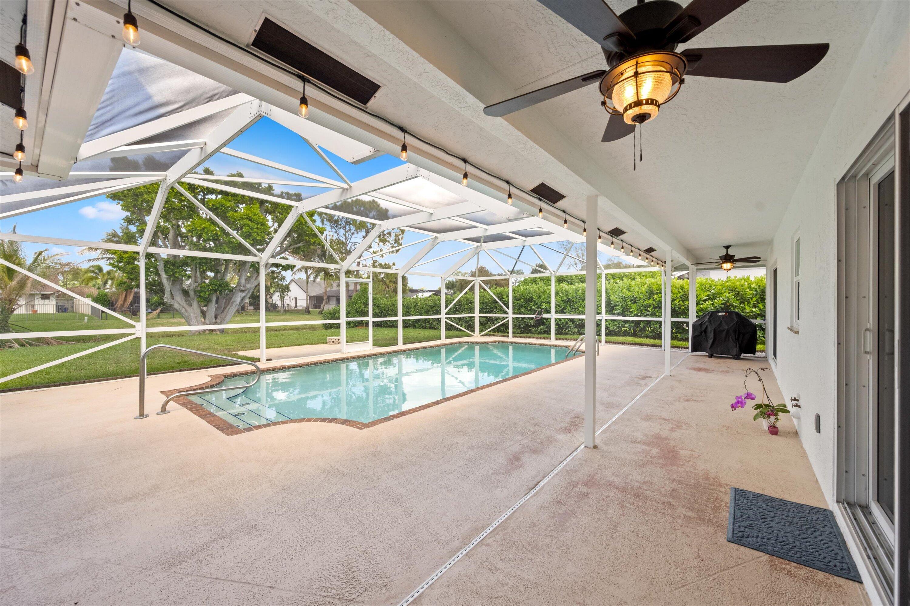 SUGAR POND MANOR OF WELLINGTON - Residential