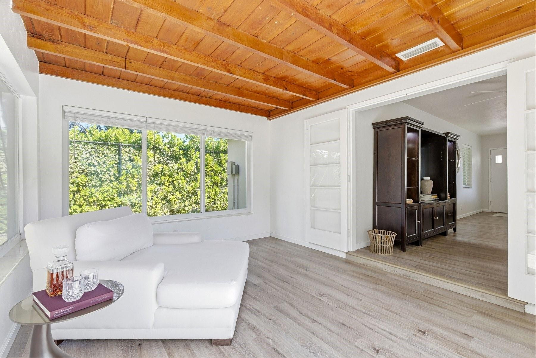 Tod Acres Country Club Se - Residential