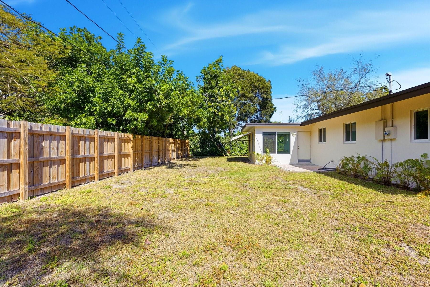 Tod Acres Country Club Se - Residential