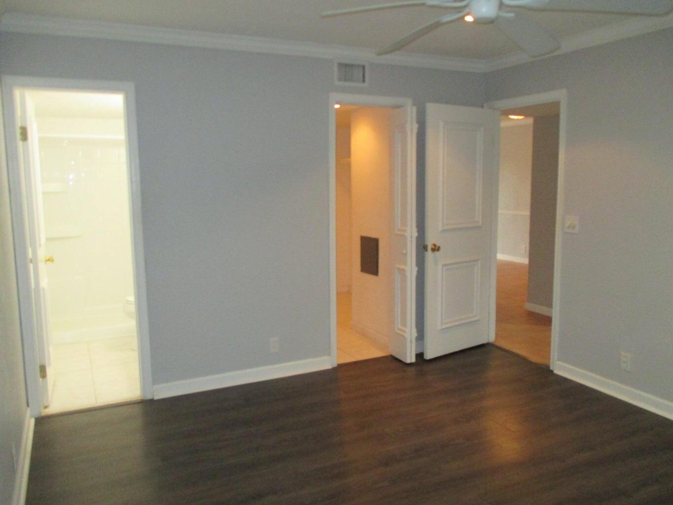 GOLDEN LAKES VILLAGE COND - Residential Lease