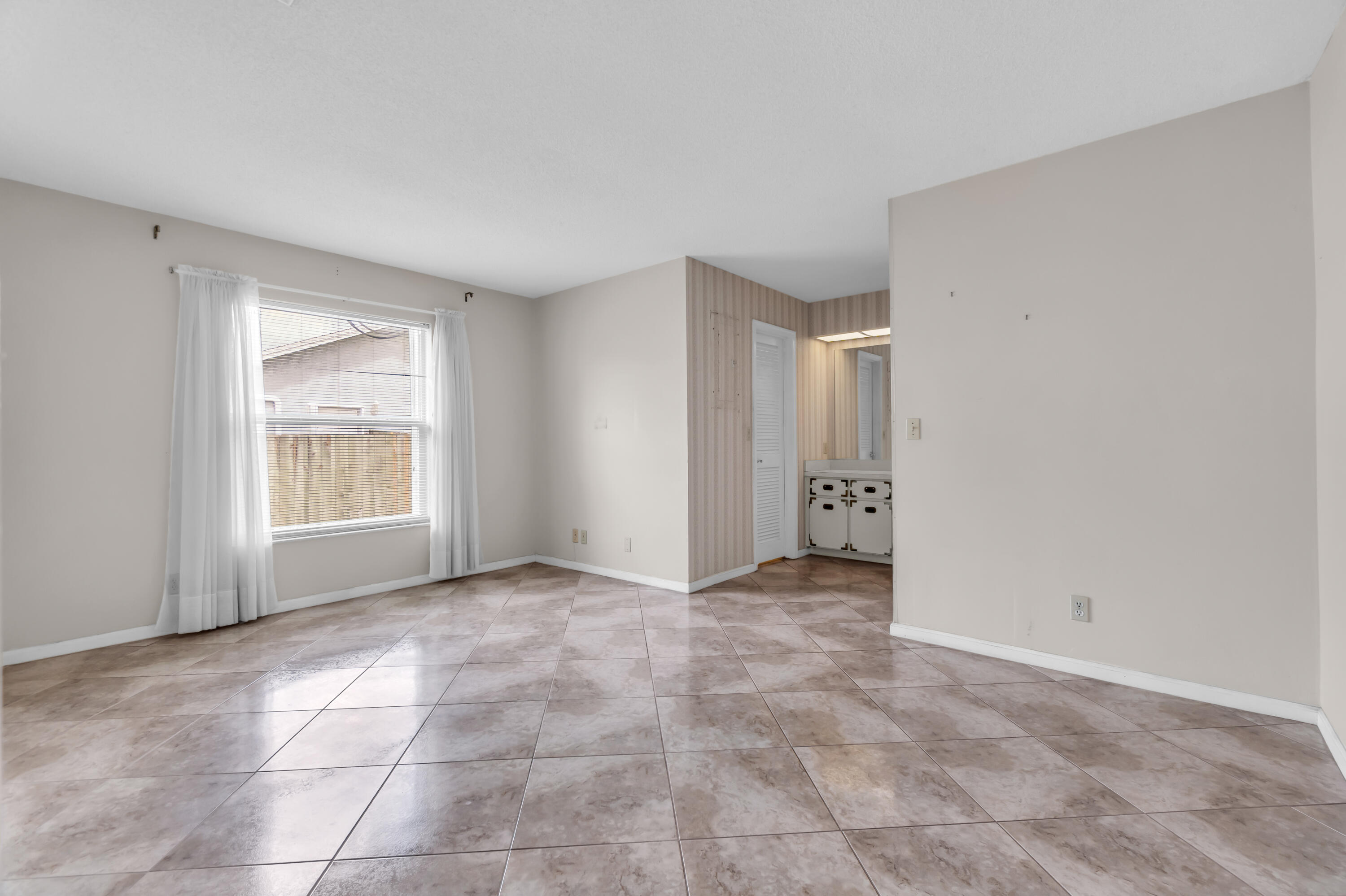 FLORIDA GARDENS 4 - Residential