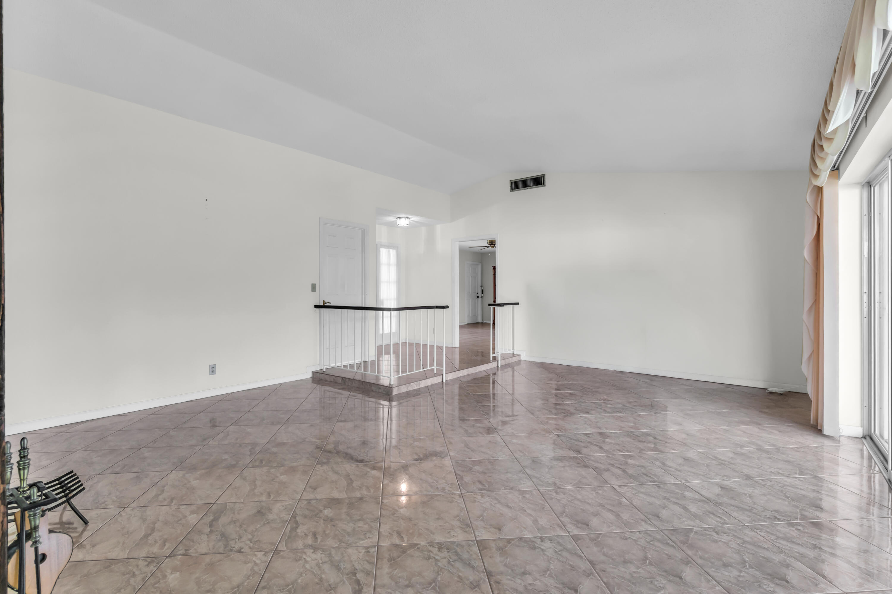 FLORIDA GARDENS 4 - Residential