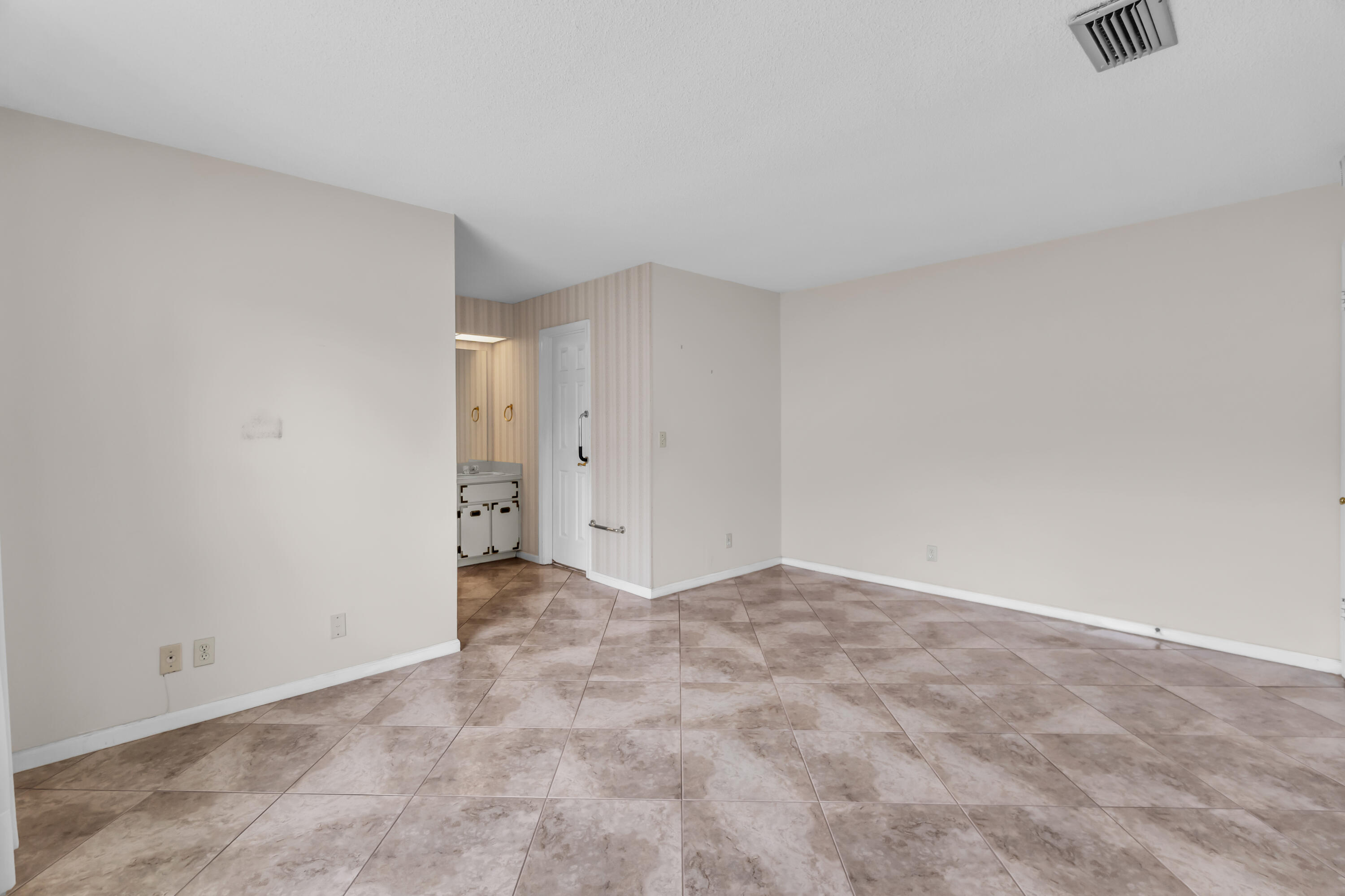 FLORIDA GARDENS 4 - Residential
