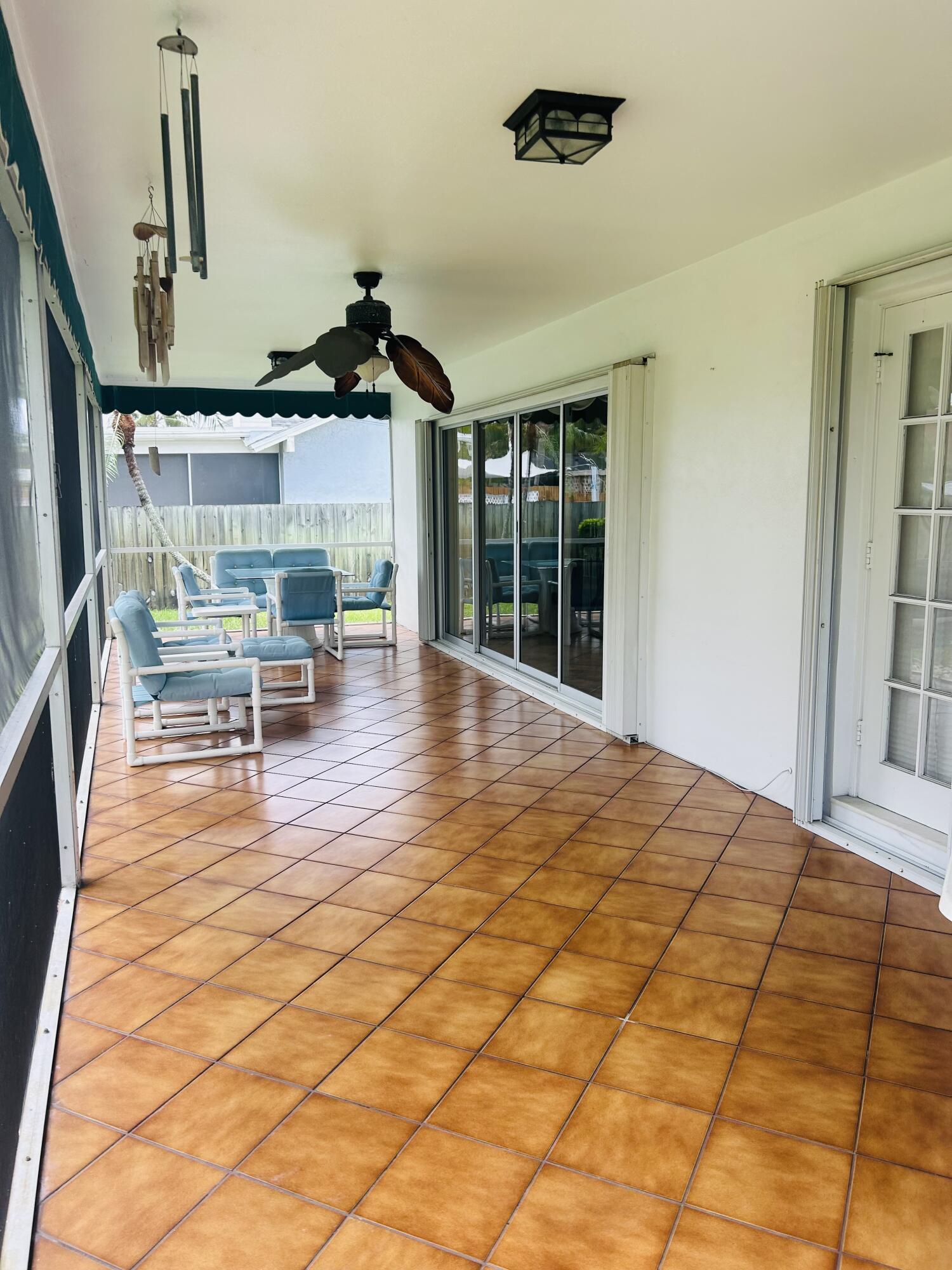 121 W Cypress Drive
