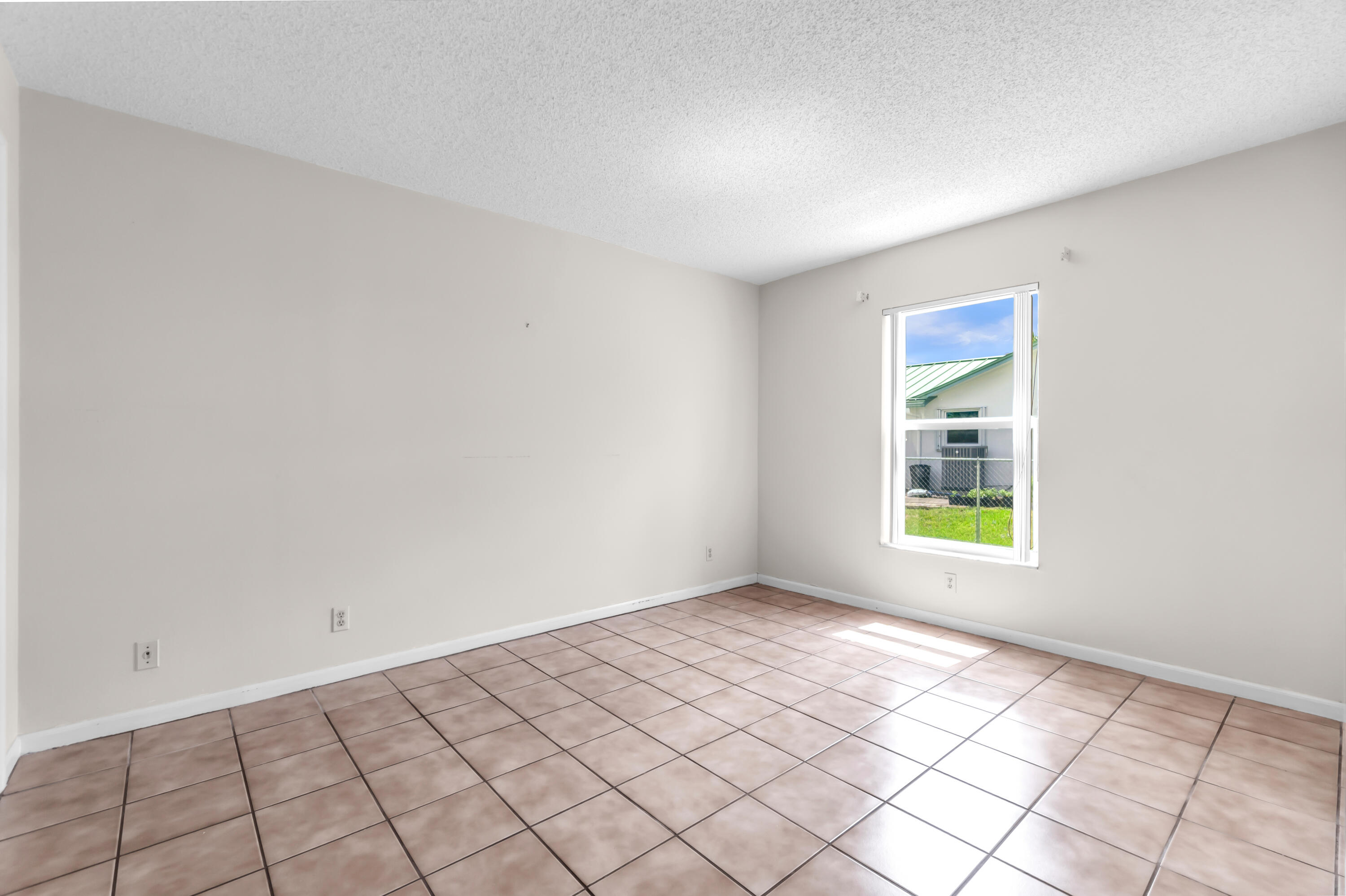 FLORIDA GARDENS 4 - Residential