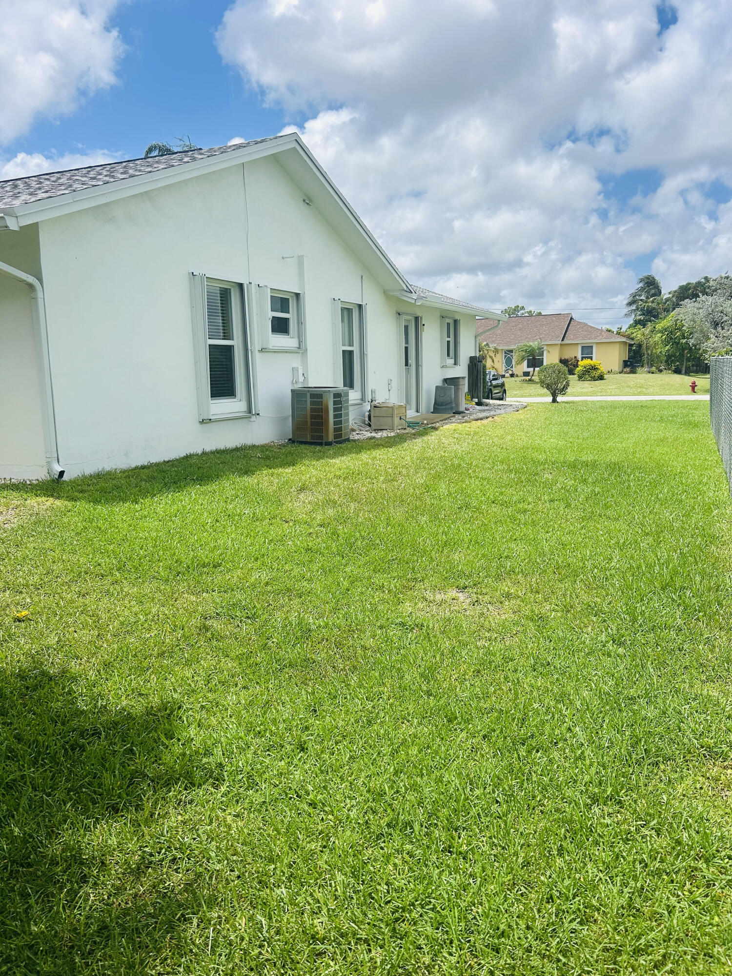 121 W Cypress Drive