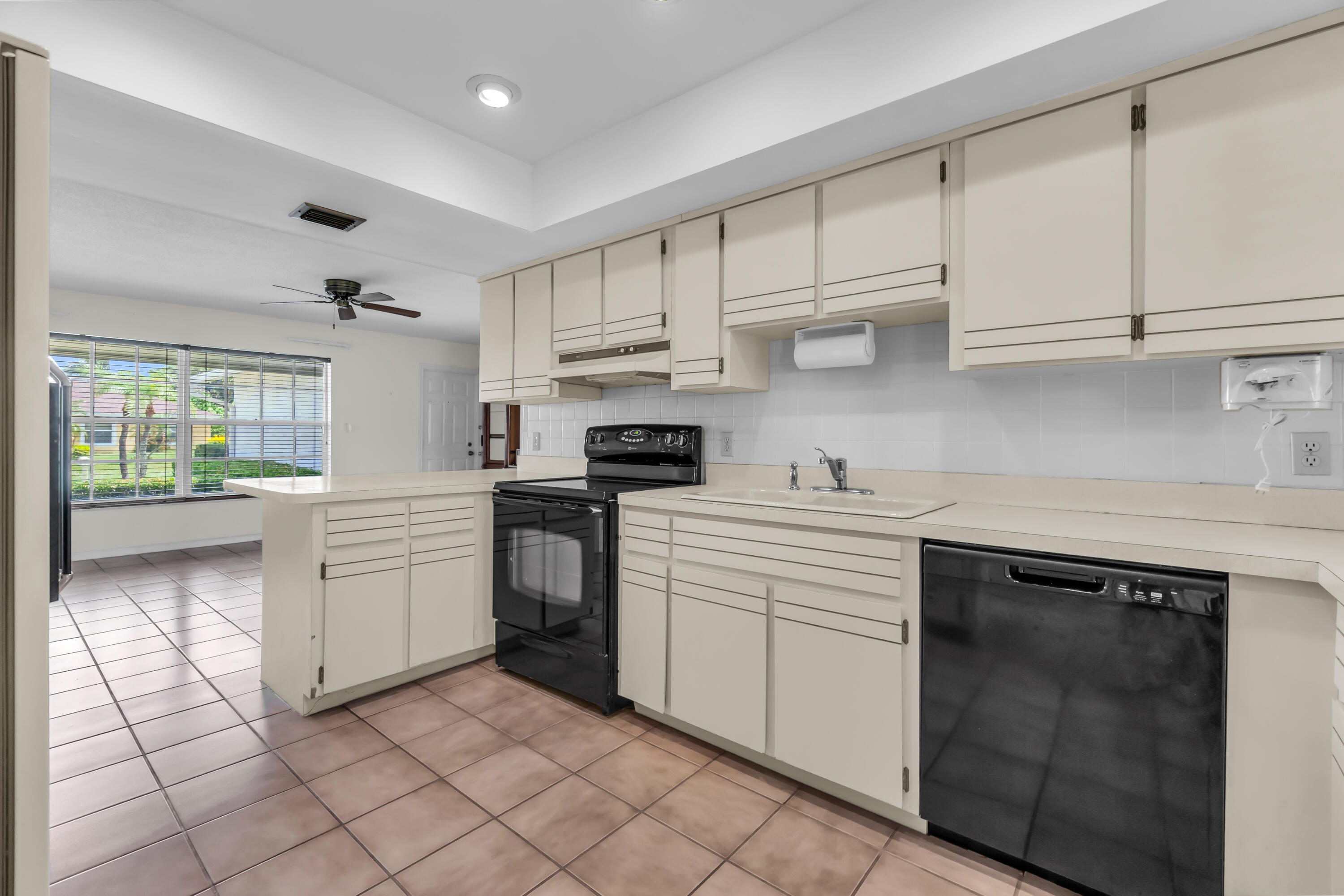 FLORIDA GARDENS 4 - Residential
