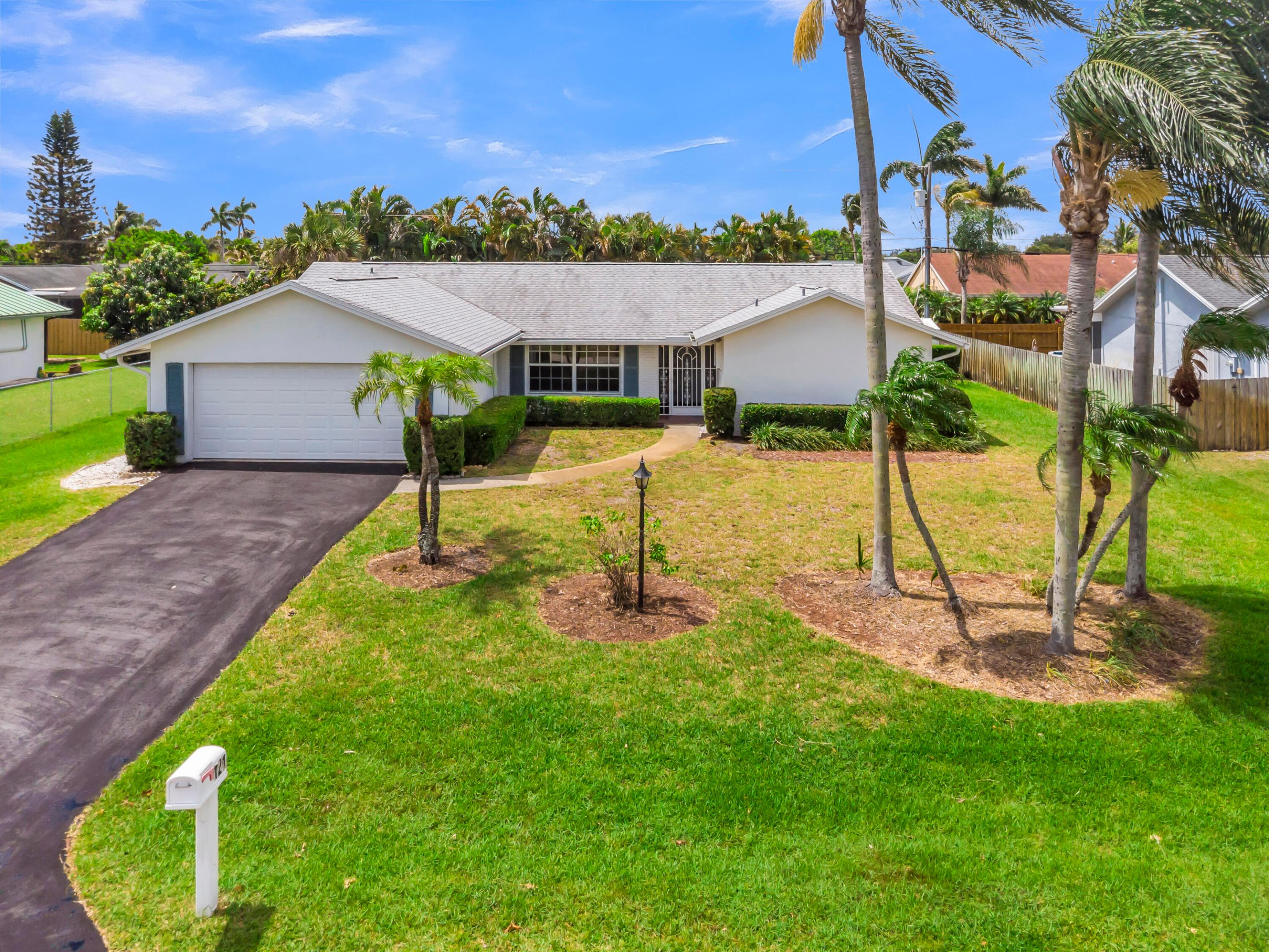 FLORIDA GARDENS 4 - Residential