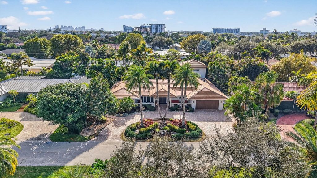 Photo of 2644 NE 37th Drive, Fort Lauderdale, FL 33308 (MLS # F10552302)