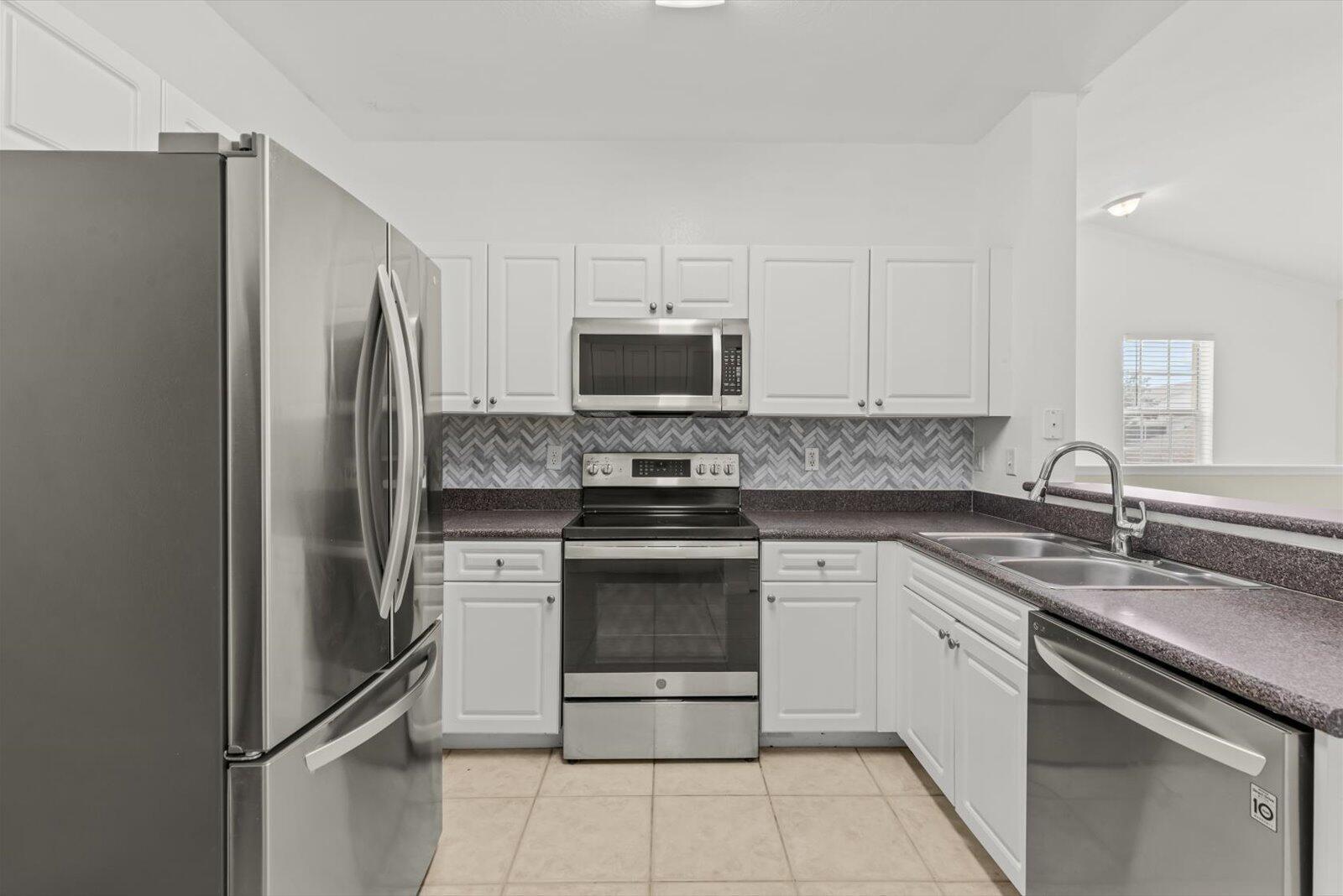 THE ESTATES AT STUART CONDO - Residential Lease