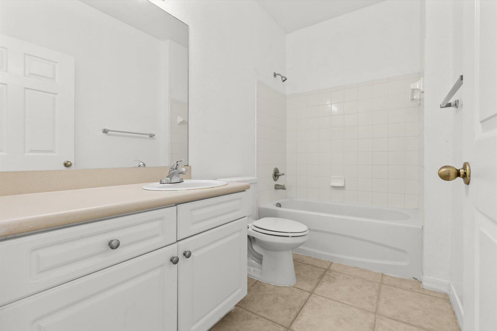 THE ESTATES AT STUART CONDO - Residential Lease