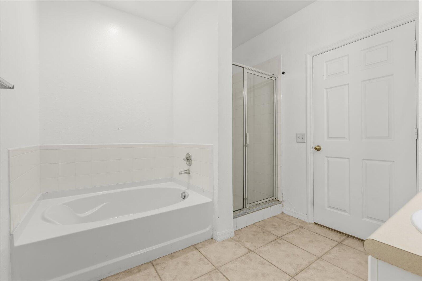 THE ESTATES AT STUART CONDO - Residential Lease