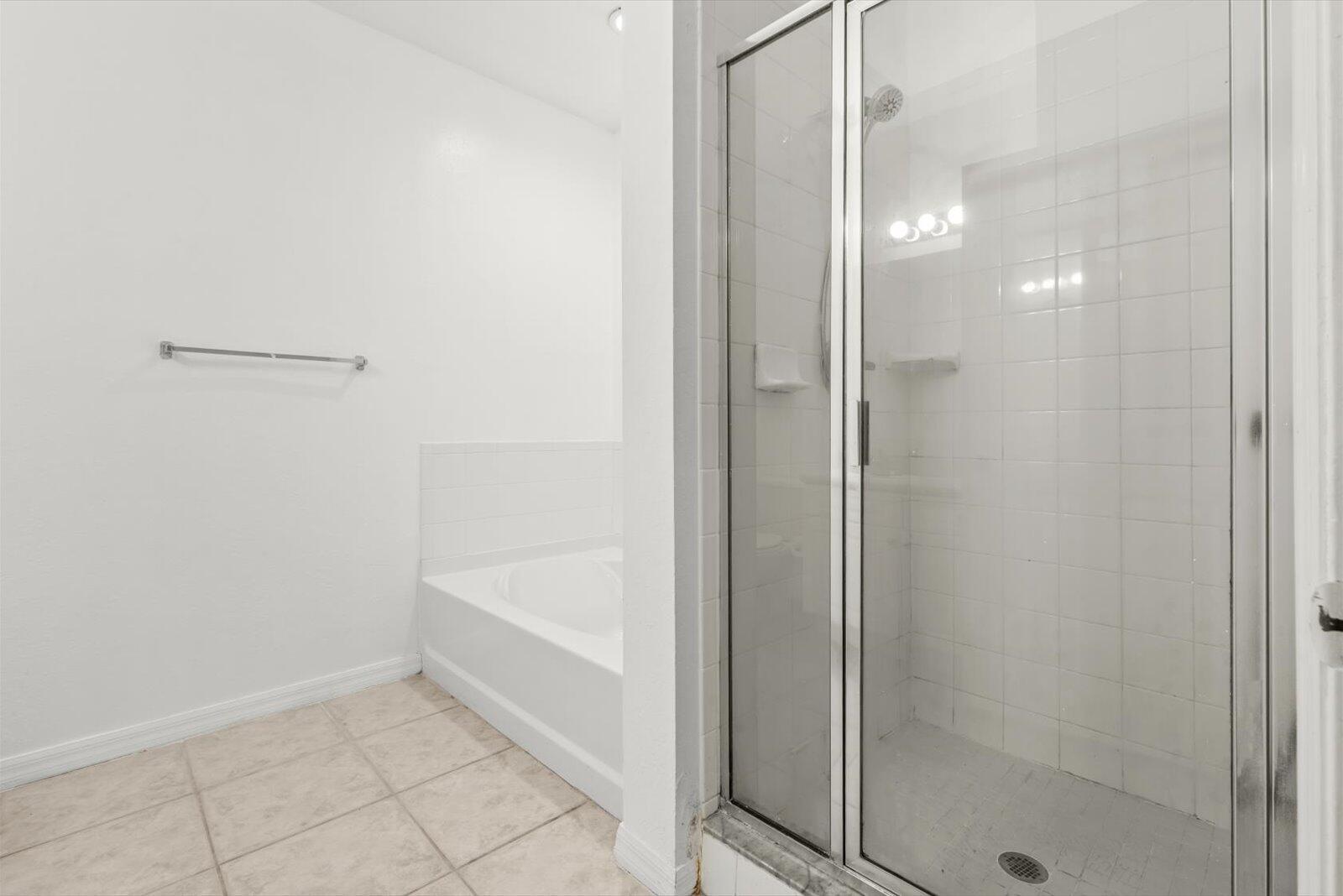 THE ESTATES AT STUART CONDO - Residential Lease
