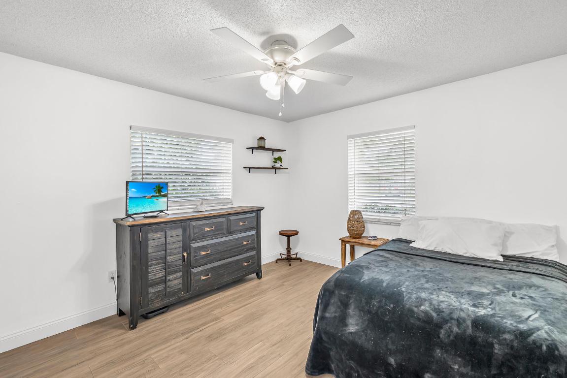 HOLIDAY CITY AT BOCA RATON SEC 3 - Residential