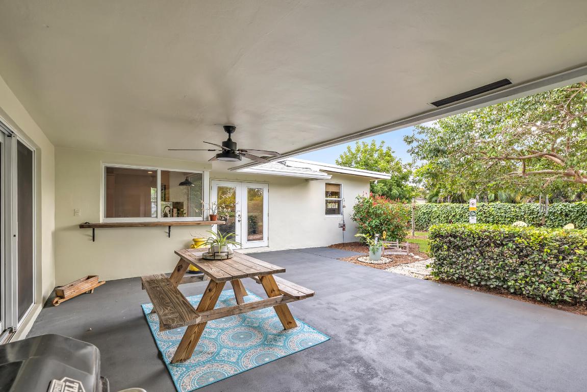 HOLIDAY CITY AT BOCA RATON SEC 3 - Residential