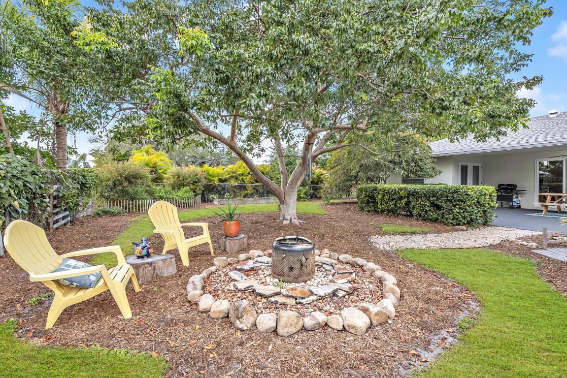 HOLIDAY CITY AT BOCA RATON SEC 3 - Residential