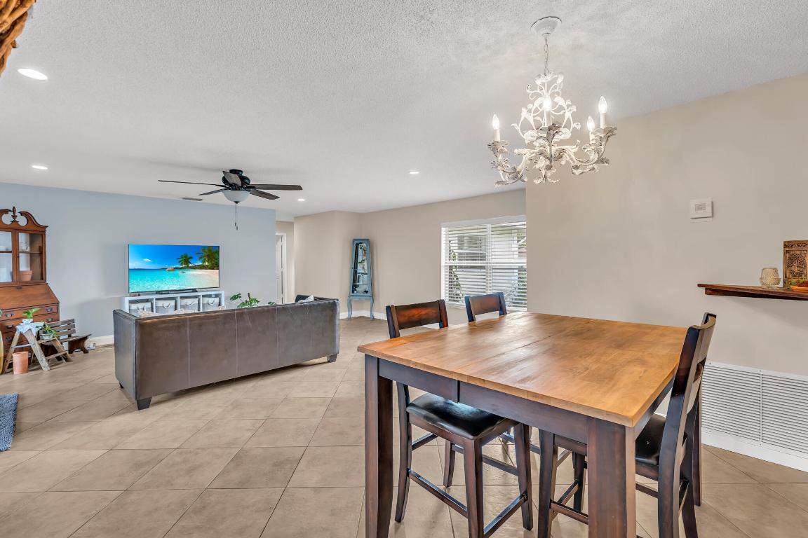 HOLIDAY CITY AT BOCA RATON SEC 3 - Residential