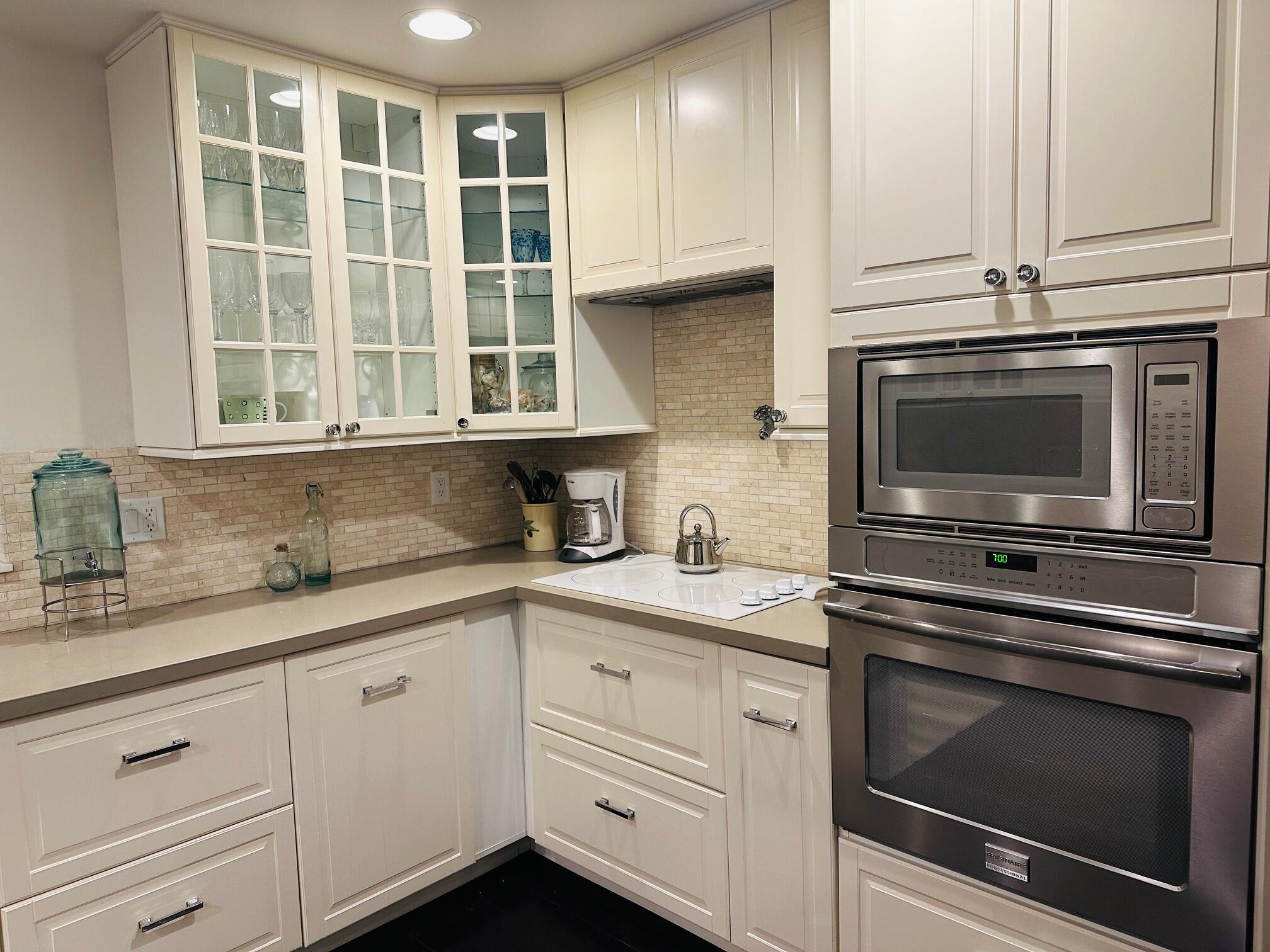 PALM BEACH FARMS CO 10 - Residential Lease