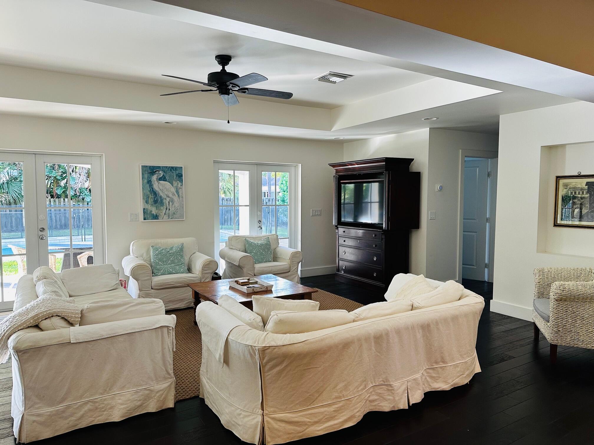 PALM BEACH FARMS CO 10 - Residential Lease