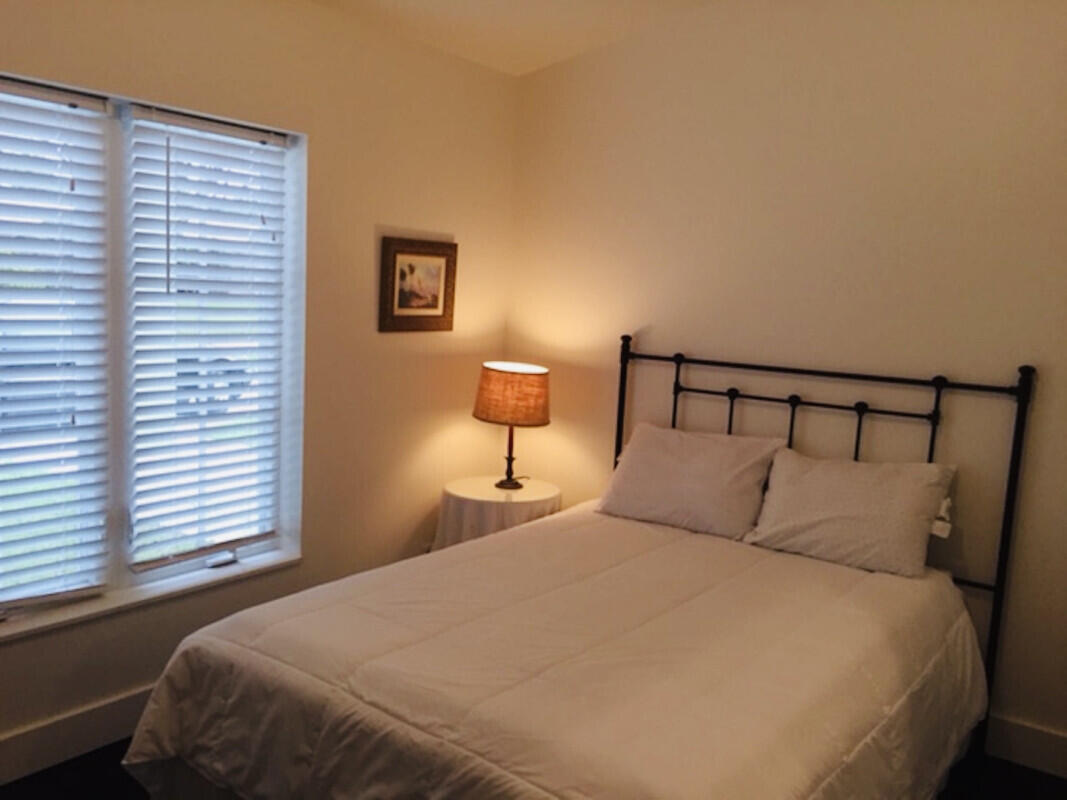 PALM BEACH FARMS CO 10 - Residential Lease