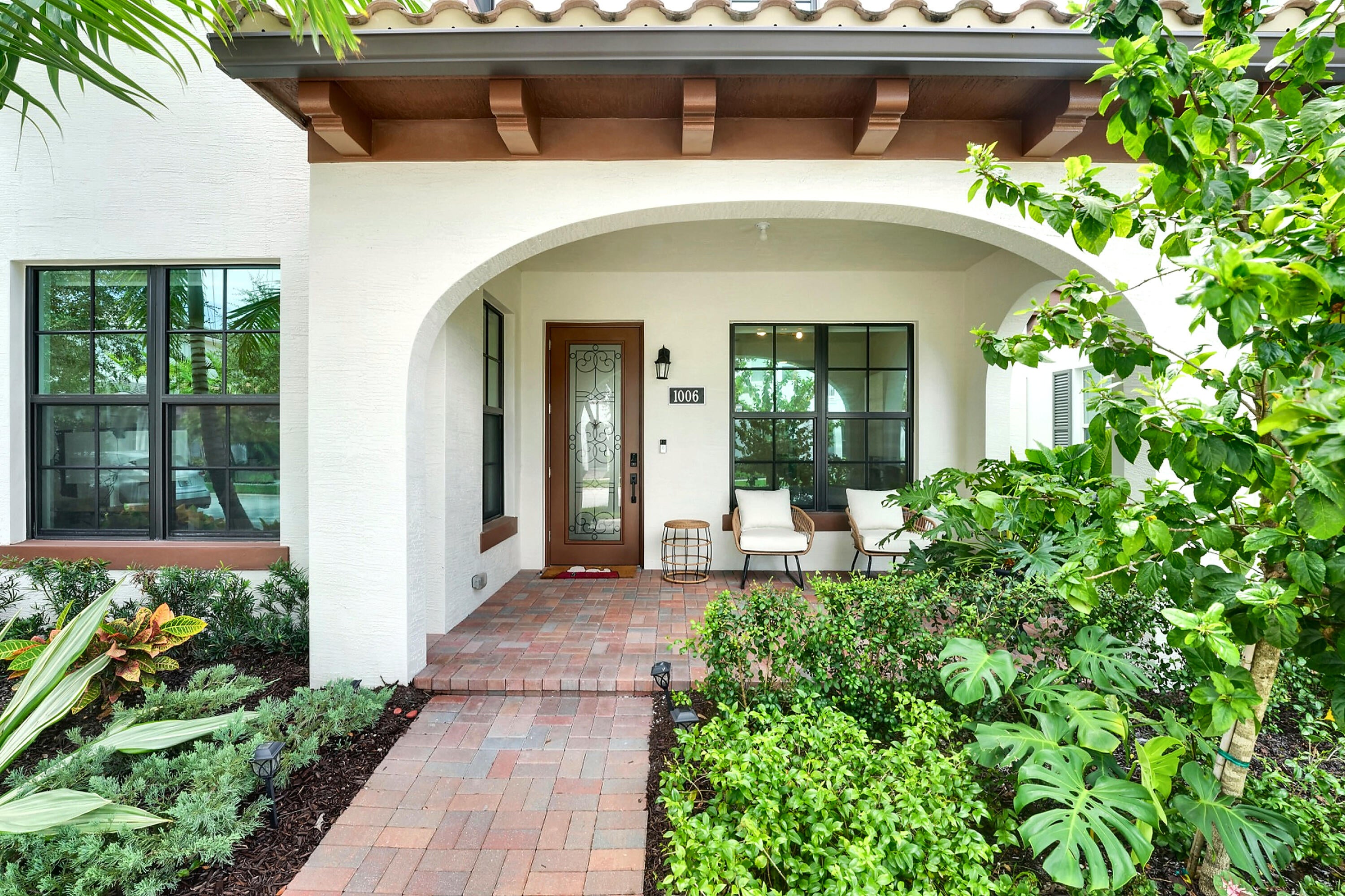 Properties 1006 FAULKNER Terrace