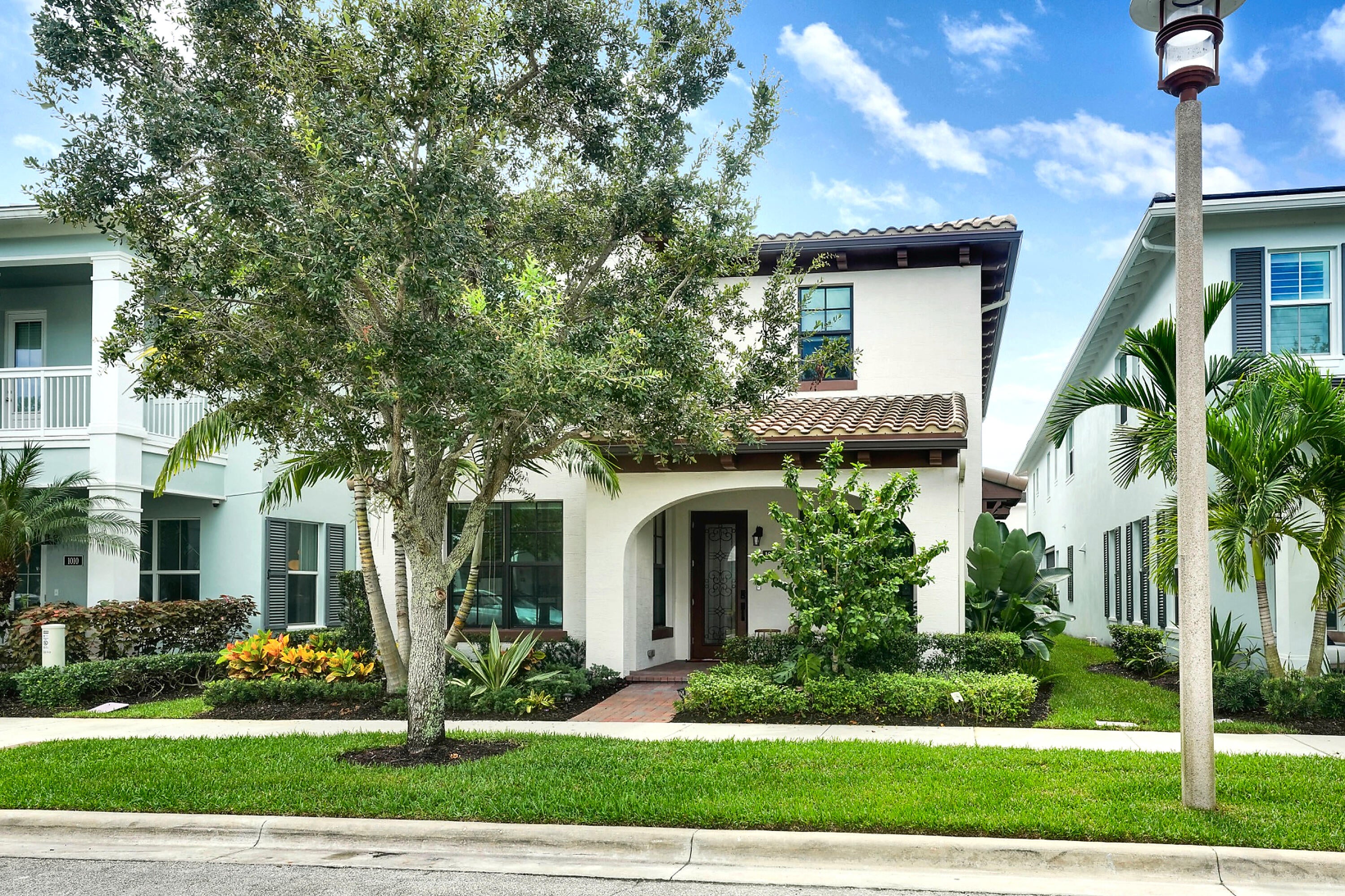 Properties 1006 FAULKNER Terrace