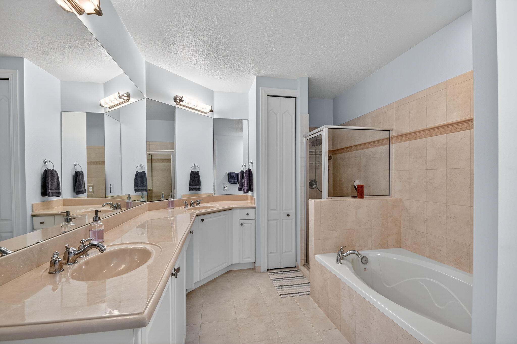 Boynton Beach, Florida 33435, United States, 3 Bedrooms Bedrooms, ,3 BathroomsBathrooms,Residential,Active,207911