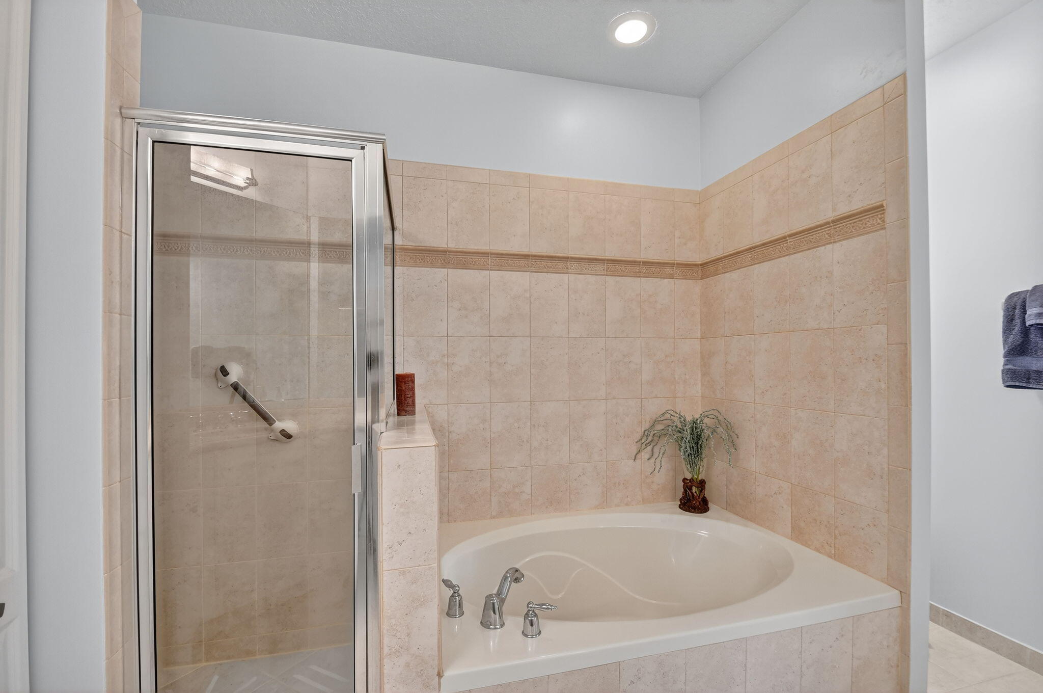 Boynton Beach, Florida 33435, United States, 3 Bedrooms Bedrooms, ,3 BathroomsBathrooms,Residential,Active,207911