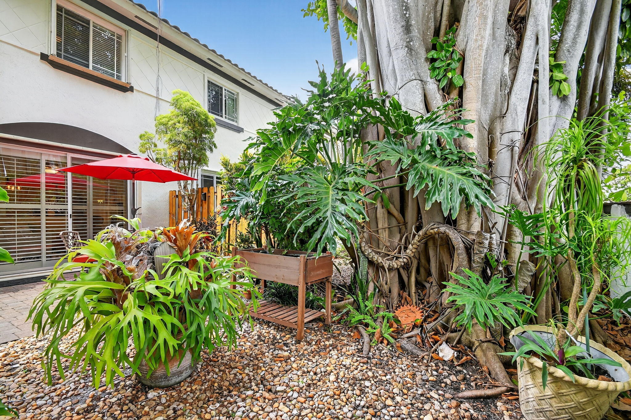 Boynton Beach, Florida 33435, United States, 3 Bedrooms Bedrooms, ,3 BathroomsBathrooms,Residential,Active,207911