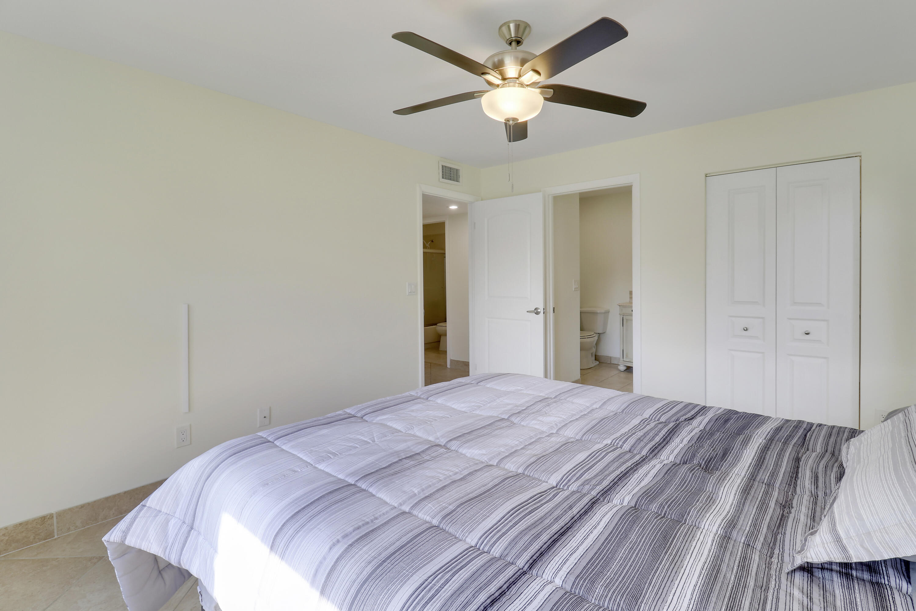 DUNBAR WOODS CONDO I II AND III IN OR4410P782, - Residential