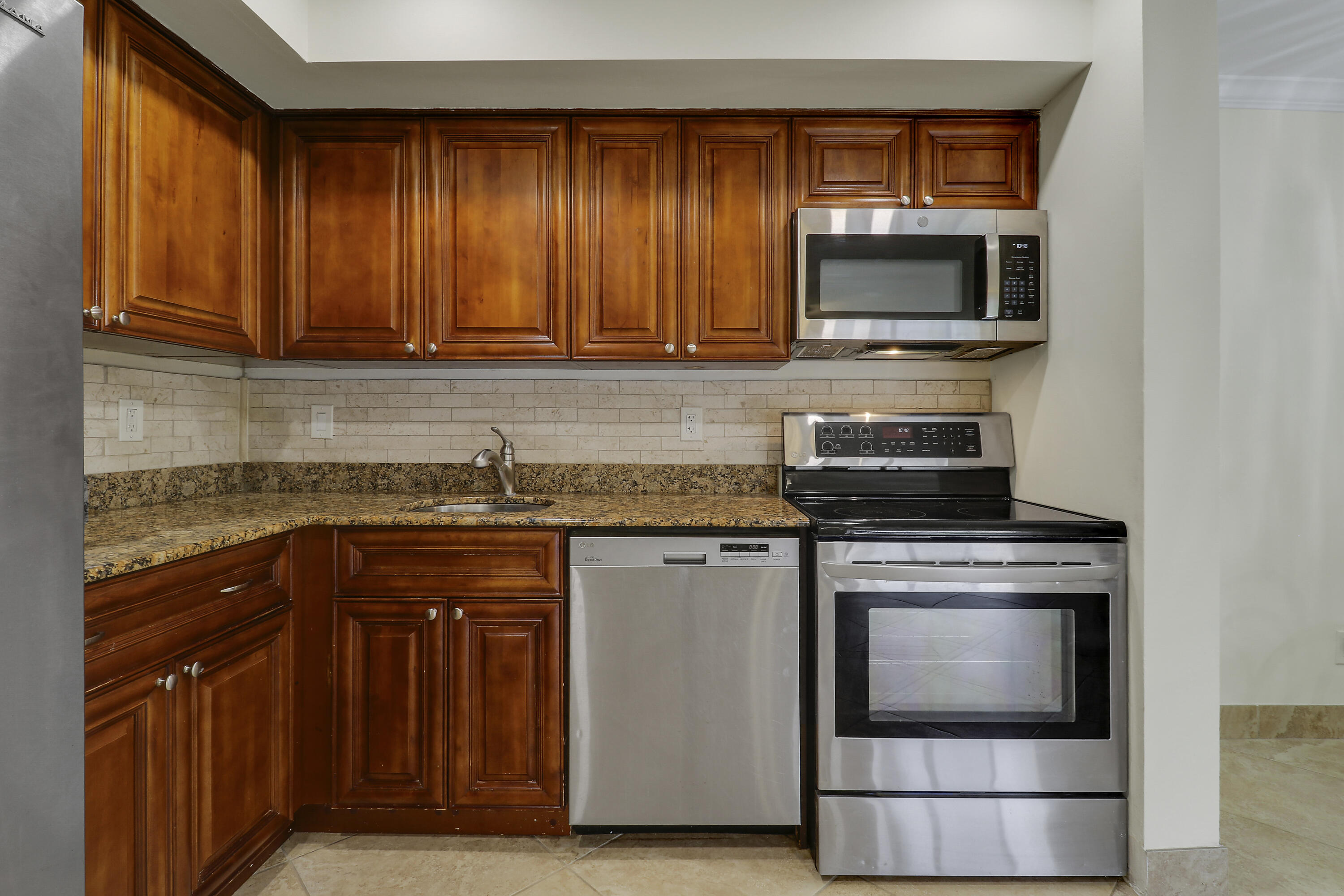 DUNBAR WOODS CONDO I II AND III IN OR4410P782, - Residential