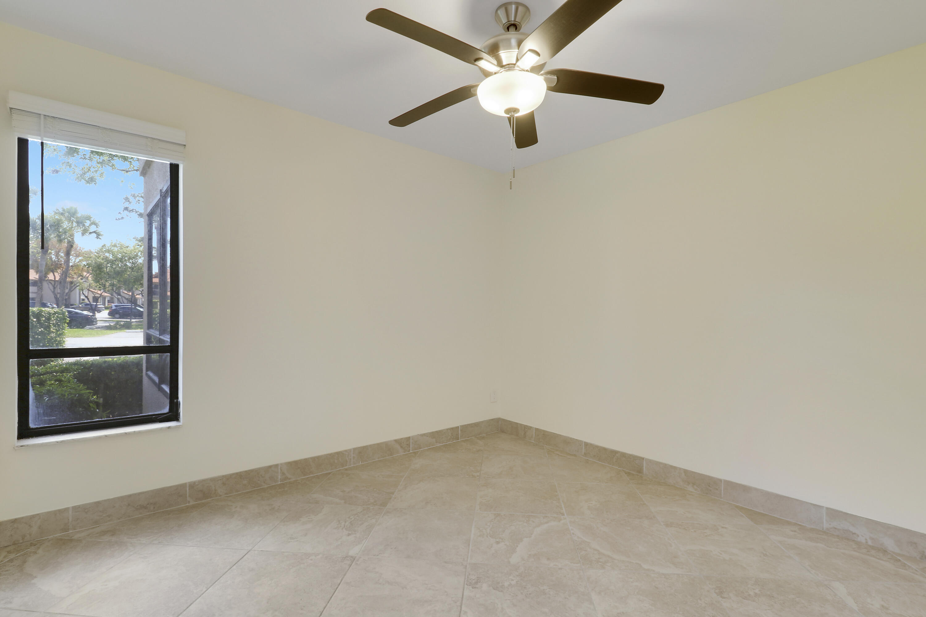 DUNBAR WOODS CONDO I II AND III IN OR4410P782, - Residential