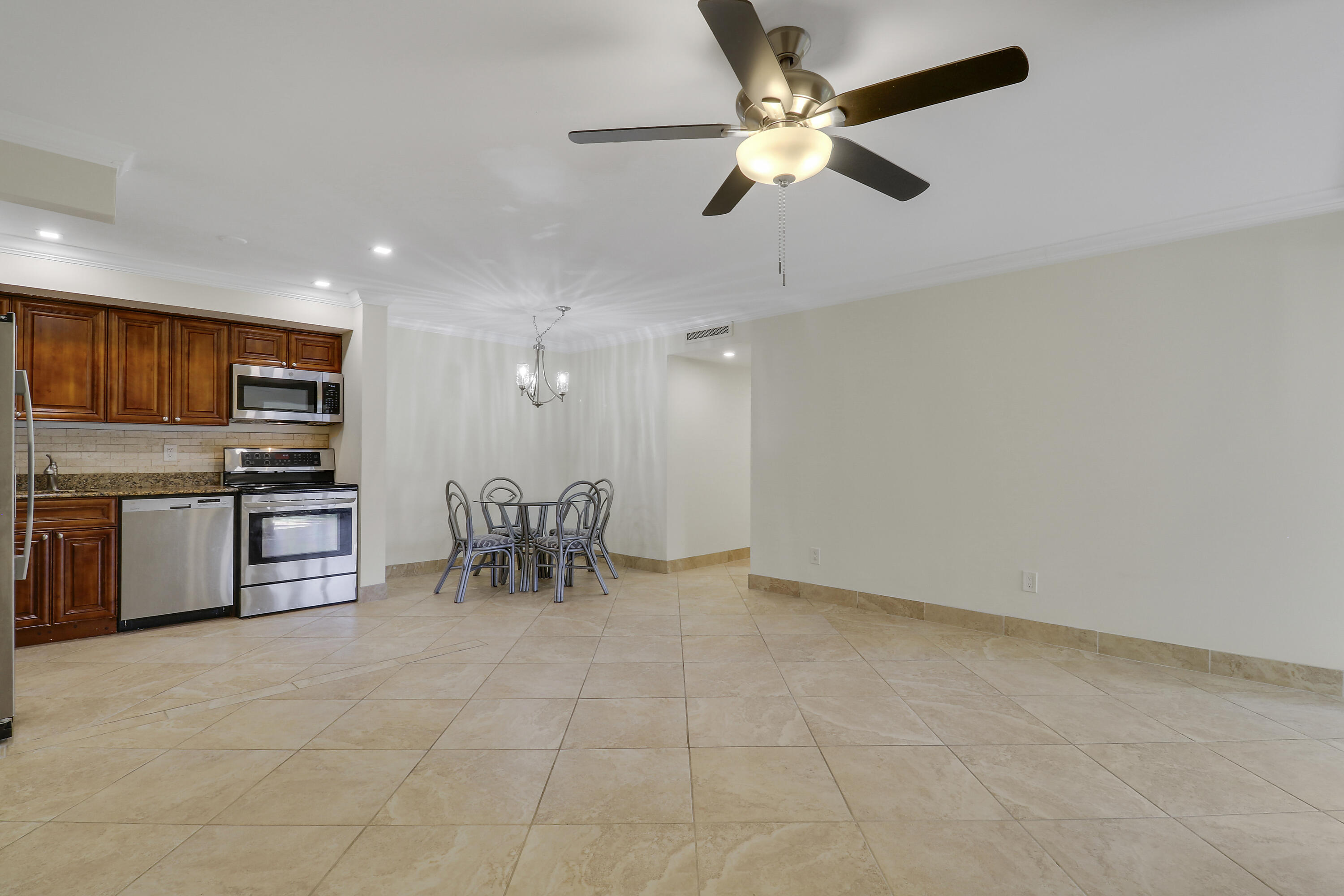 DUNBAR WOODS CONDO I II AND III IN OR4410P782, - Residential