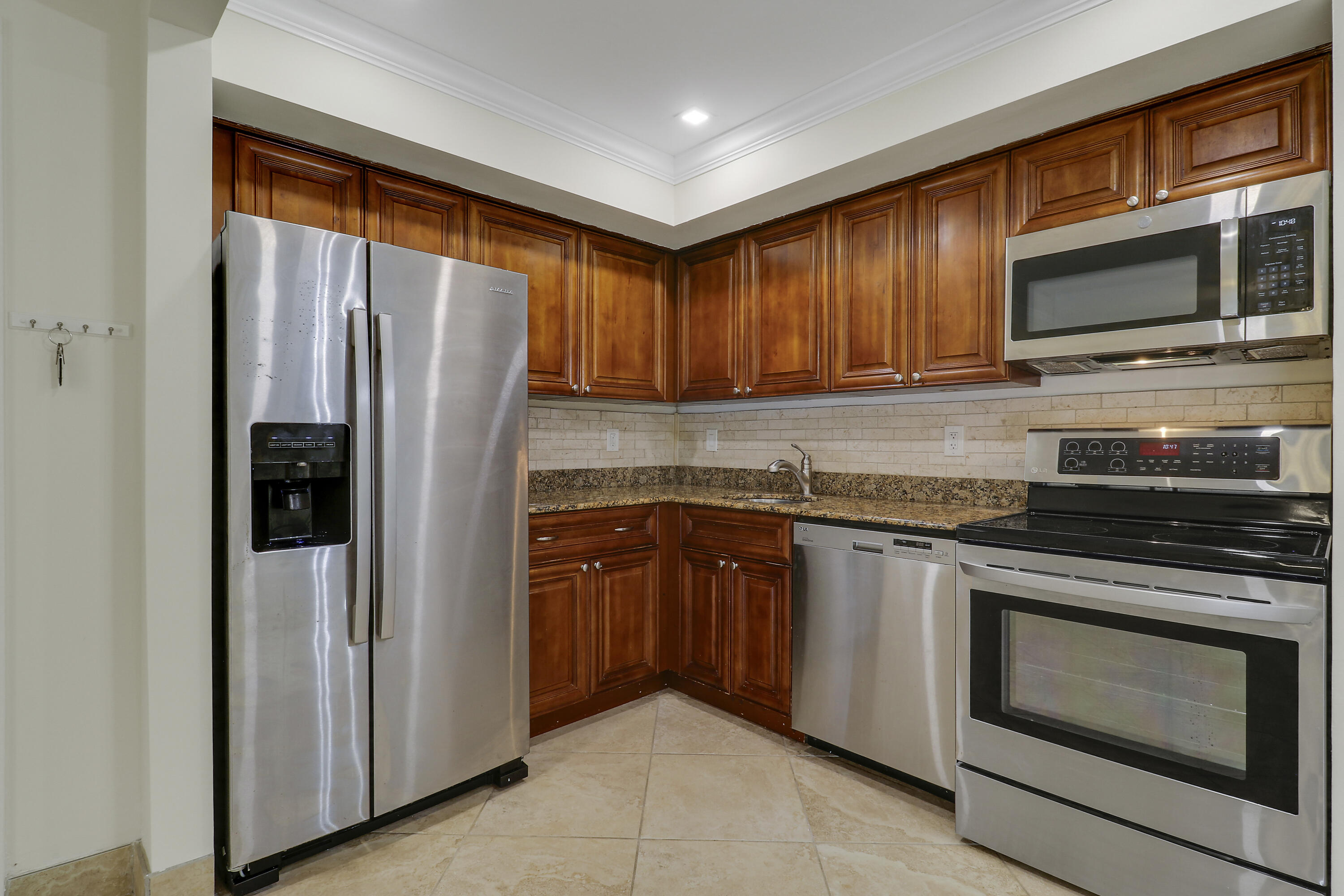 DUNBAR WOODS CONDO I II AND III IN OR4410P782, - Residential