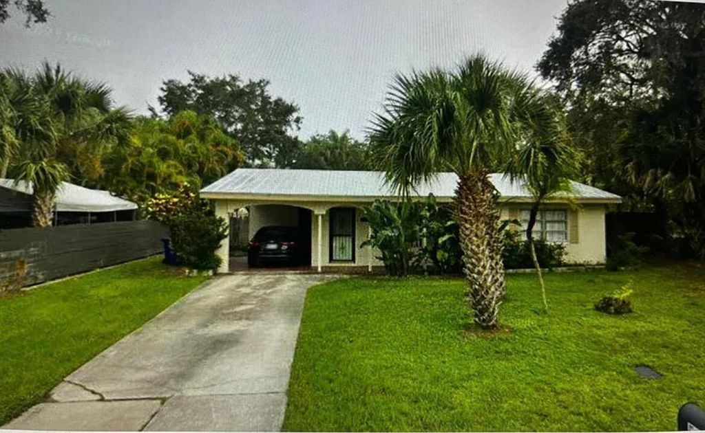 Photo of 515 Cypress Road, Vero Beach, FL 32963 (MLS # B26035201)