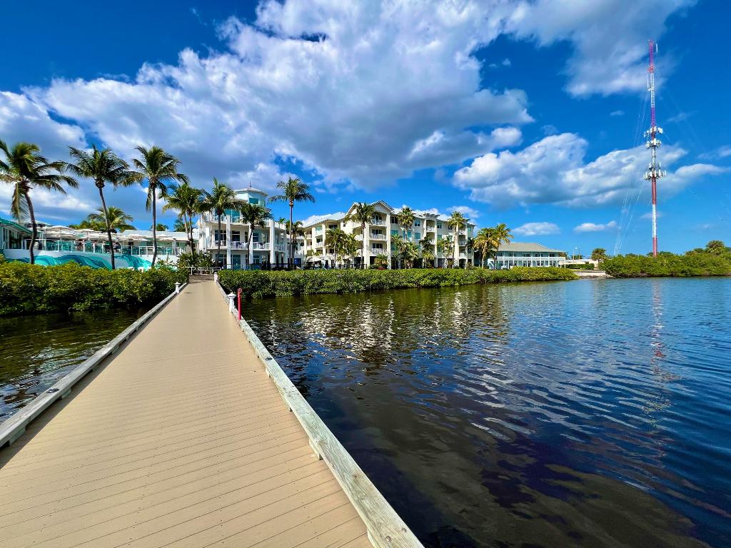 HARBORAGE YACHT CONDO - Residential Lease