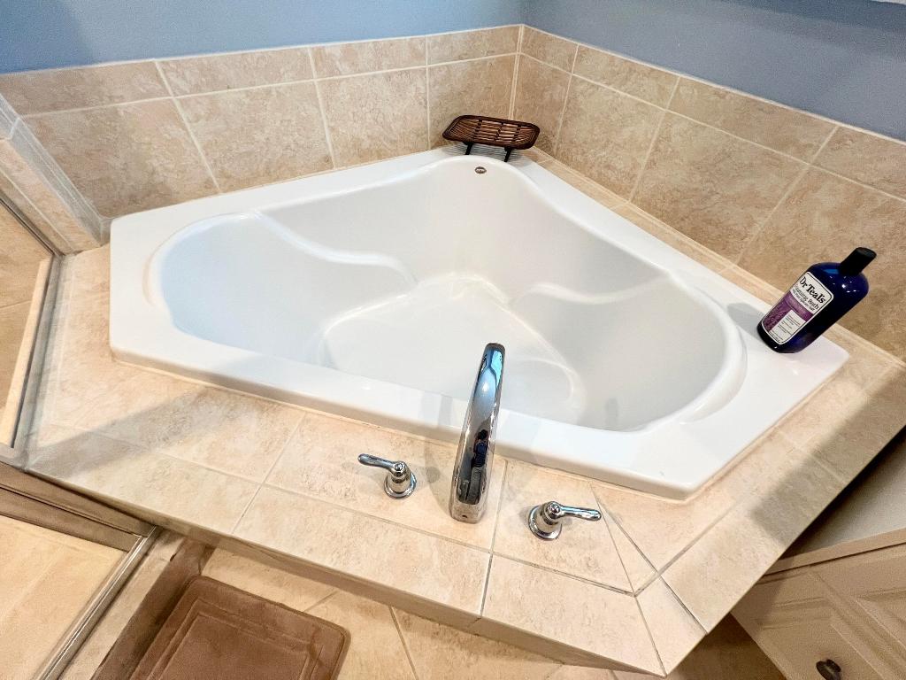 HARBORAGE YACHT CONDO - Residential Lease