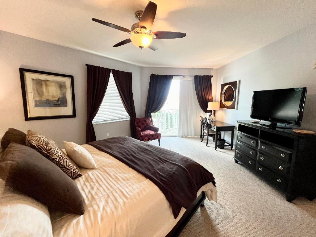 HARBORAGE YACHT CONDO - Residential Lease