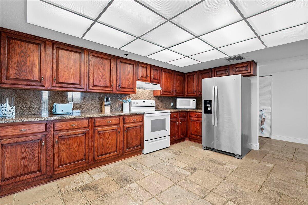 ATLANTIC VIEW BEACH CLUB - Residential Lease